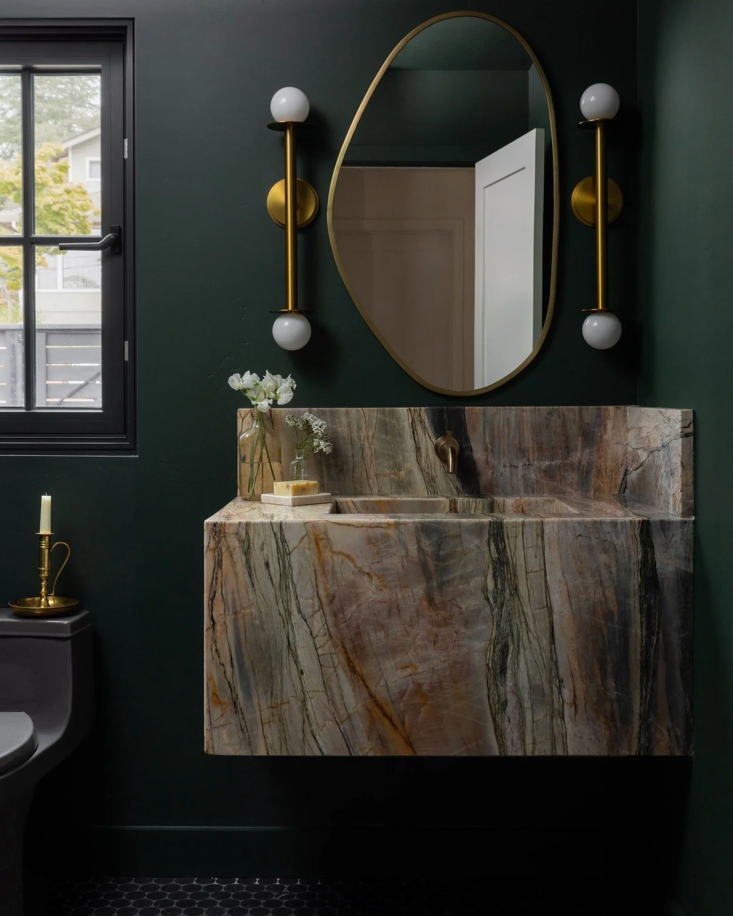 Reason #1,001 why a beautiful quartzite slab never disappoints.

📸: @nicolediannephoto

Styling by: @whitneyrosefecteau