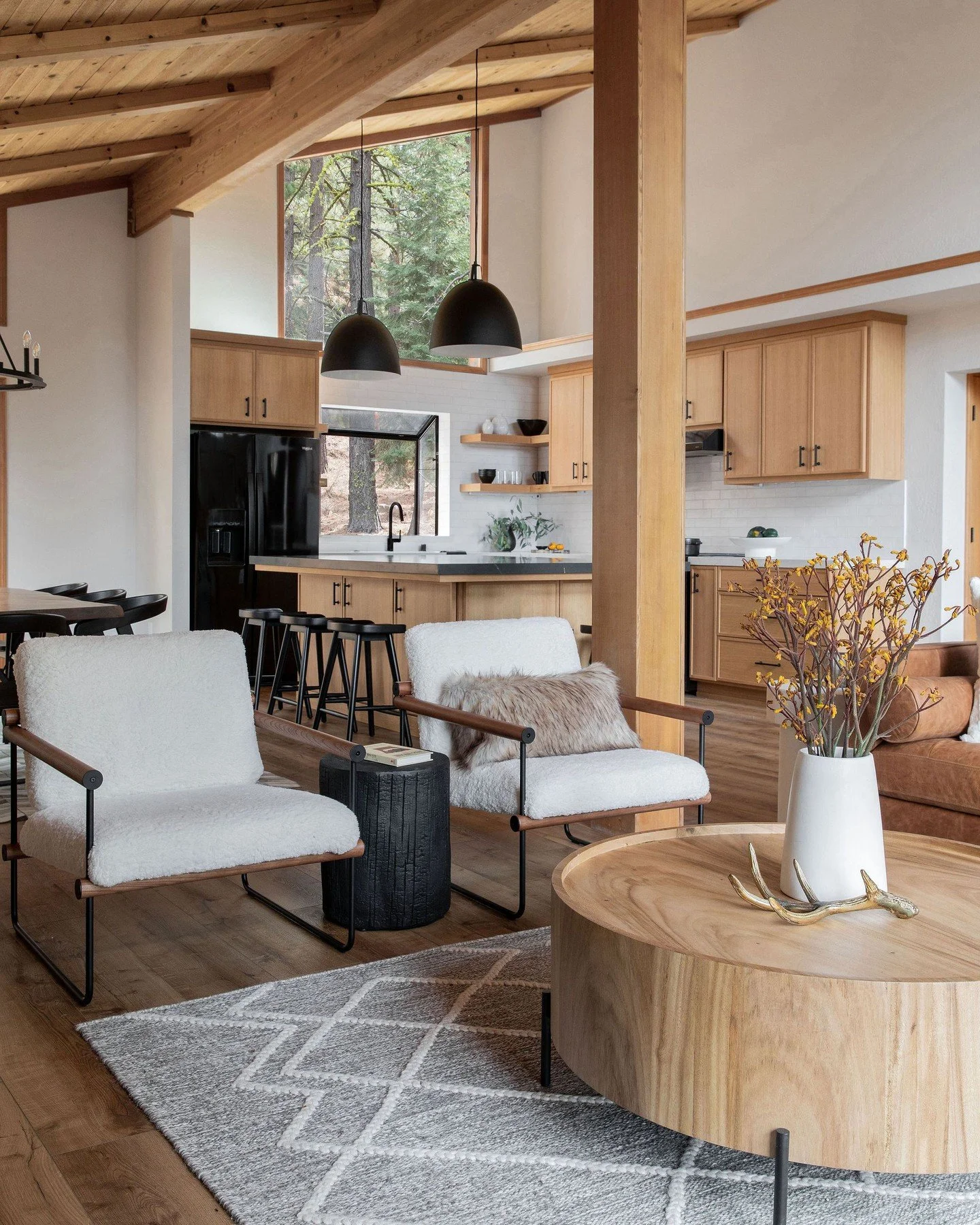 As we get ready for our Mount Rose remodel installation at the end of the month, a little throwback to the home that started our Tahoe obsession.

Refined over rustic- with just a touch of mountain 🏔️

📸: @nicolediannephoto