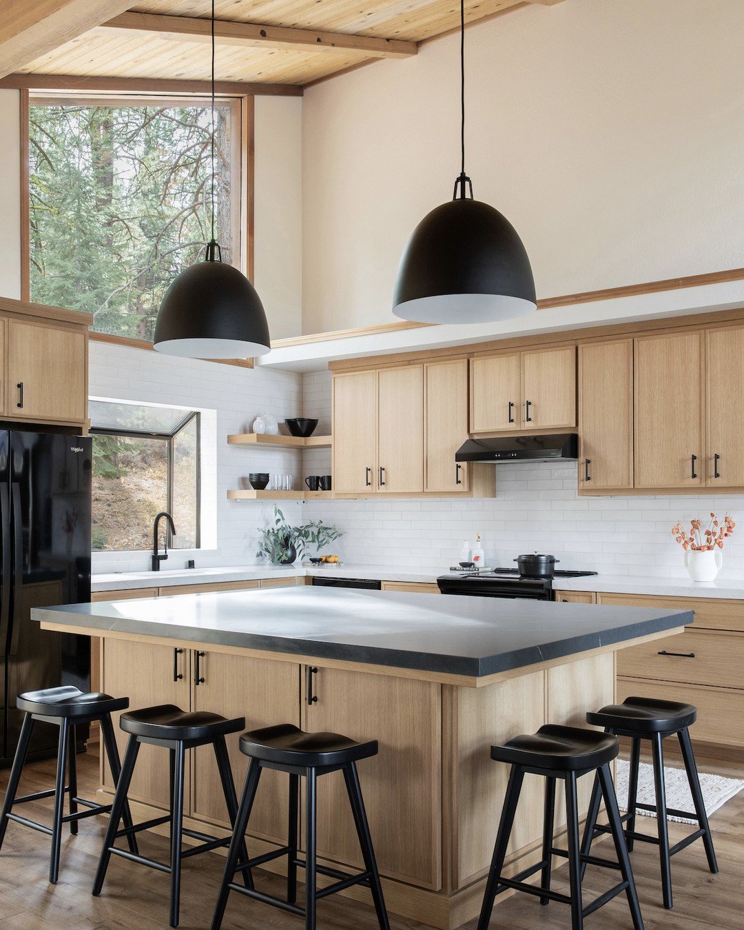 Clean lines, warm wood, and just the right amount of contrast 🖤

📸 @nicolediannephoto