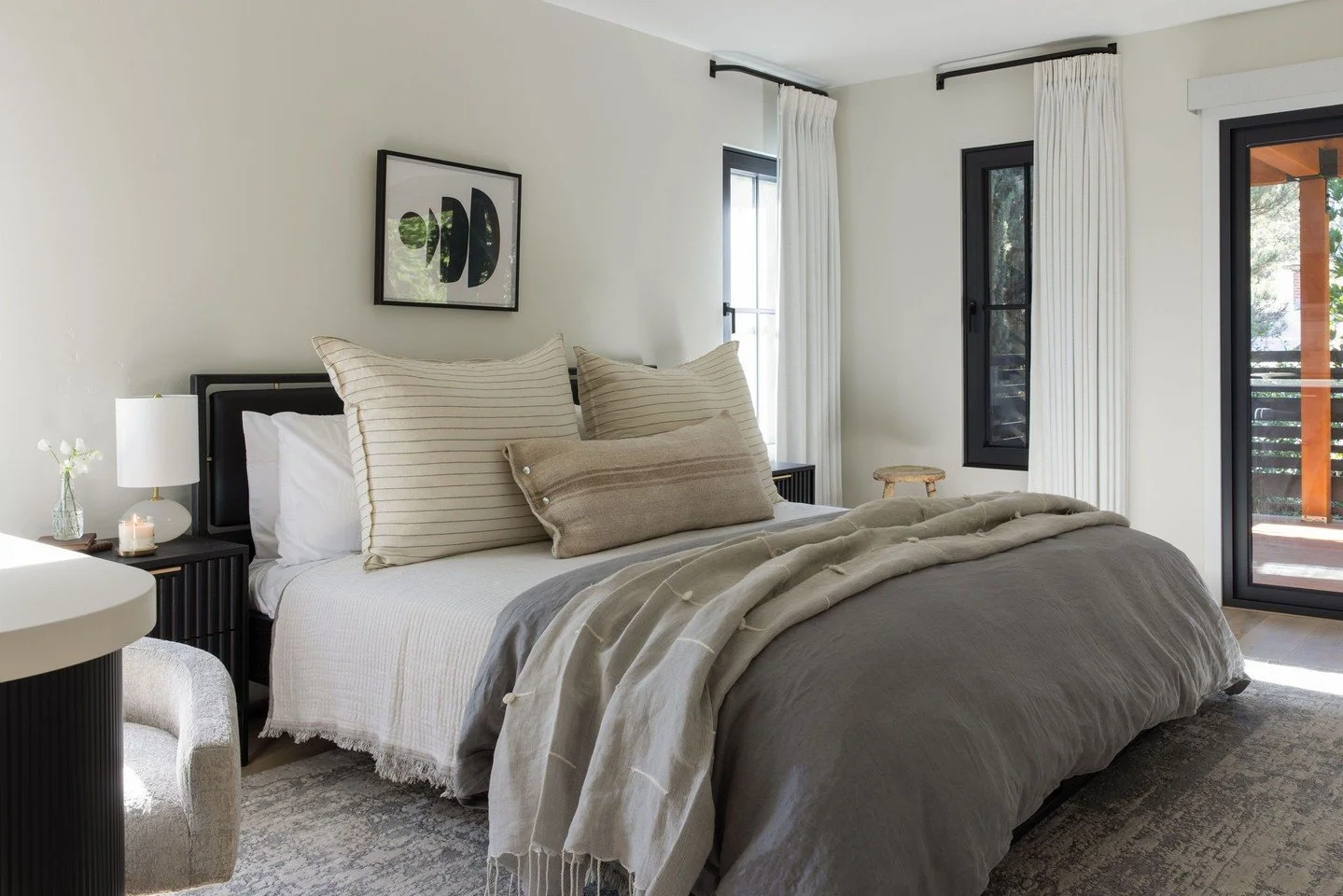If your bed doesn&rsquo;t make you want to cancel your plans and crawl back in, we have some work to do. 😉
Soft, soothing, and layered with all the cozy.

📸: @nicolediannephoto
Styling by @whitneyrosefecteau