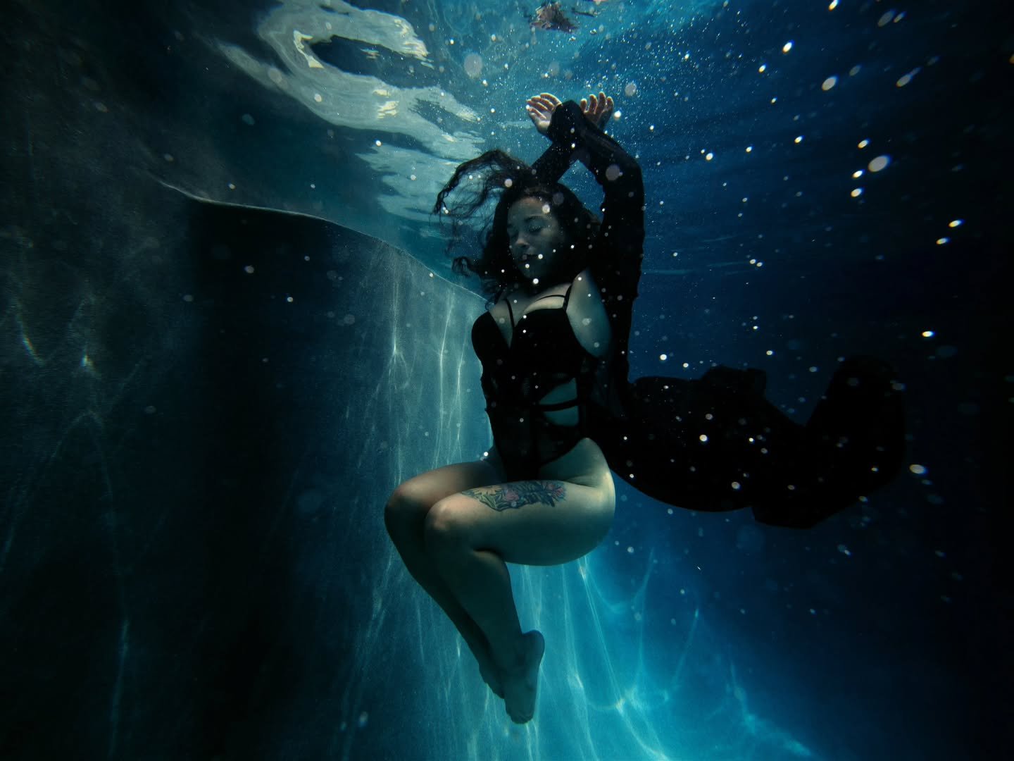 Feeling the moment 

#underwaterphotography #knoxvillephotographer