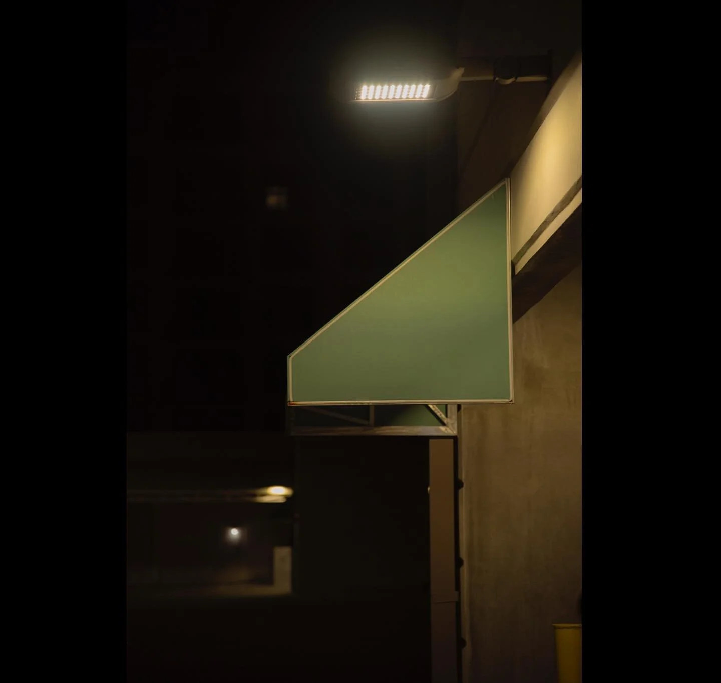 #ringlingphoto #ringlingcollege #streetphotography #street #streetsigns #pineapple #orange #green #green #blue #mask #parkinggarage #brick #umbrella #color #colorphotography #bar #reflections #photography #photographer #nikon #nikonphotography #nikon