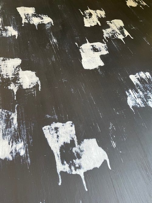 ‘Ghost Chairs 4’ by Nicola Bouwer – Original oil painting from the Ghost Chair series, 84x59cm.