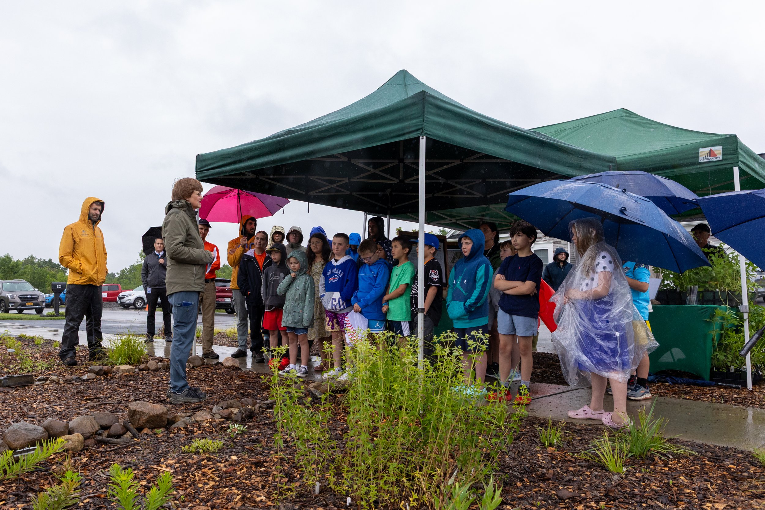  Attendees listen as Dr. Jennifer Apple presents on her research at Island Preserve. 