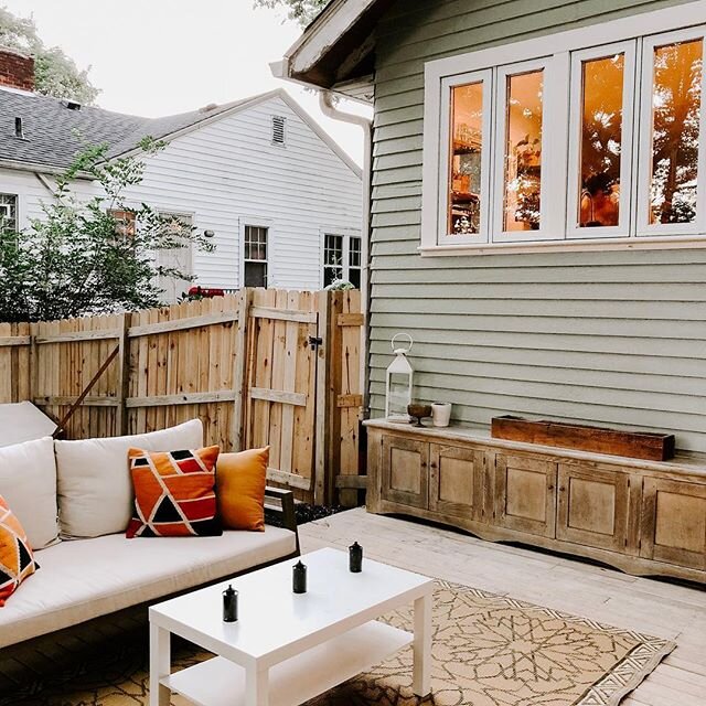 I can&rsquo;t wait until it&rsquo;s warm enough to enjoy the backyard again! Swipe through to see what it used to look like. #TheBroadwayHome