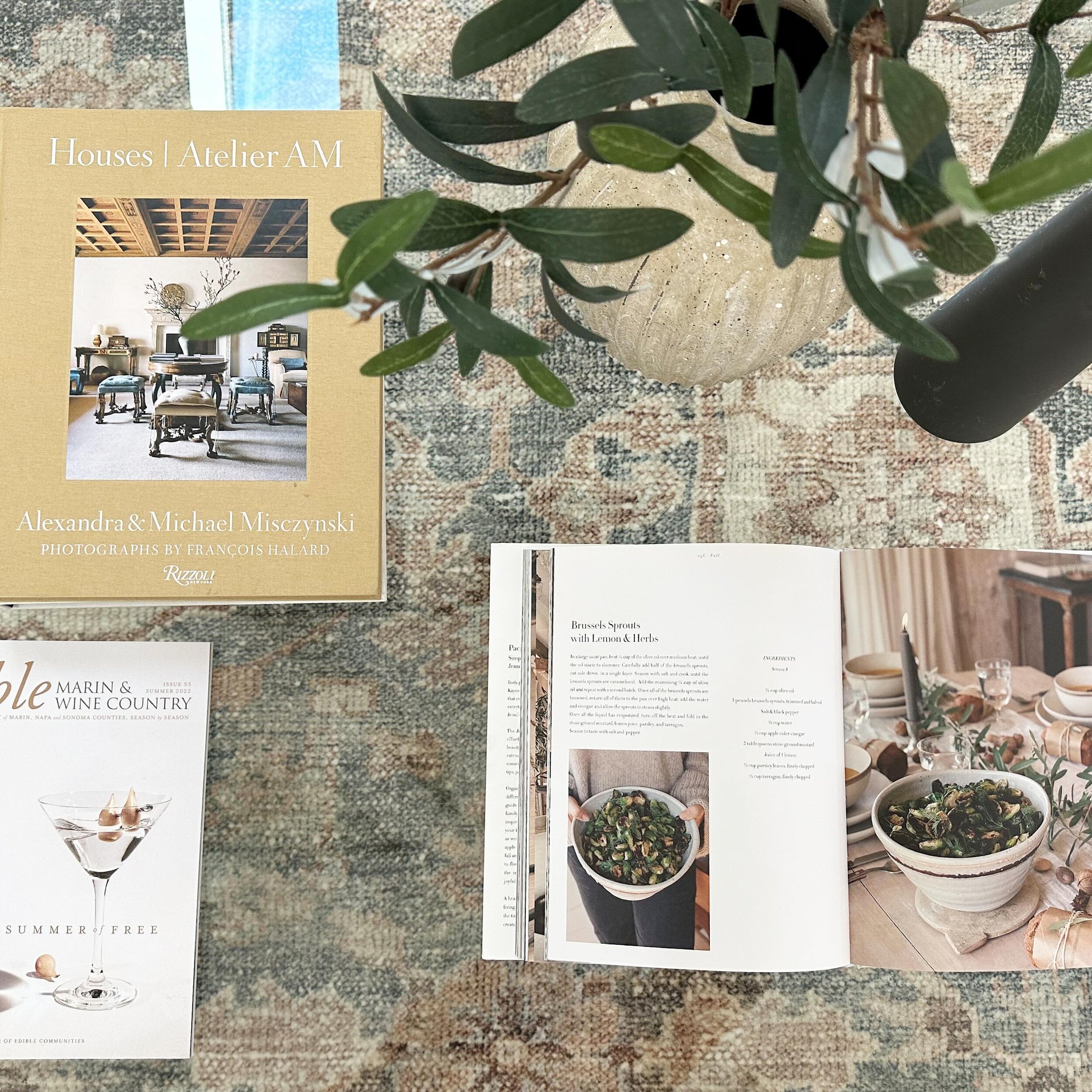 .
One of our favorite things&hellip;coffee table books! Not only are coffee table books eye-catching, they are wonderful conversation starters!📚

📷: @eskosf 

#stagingbymodesign #fulfilled
#succeed #inspireothers #book
#home #homestaging #homedecor