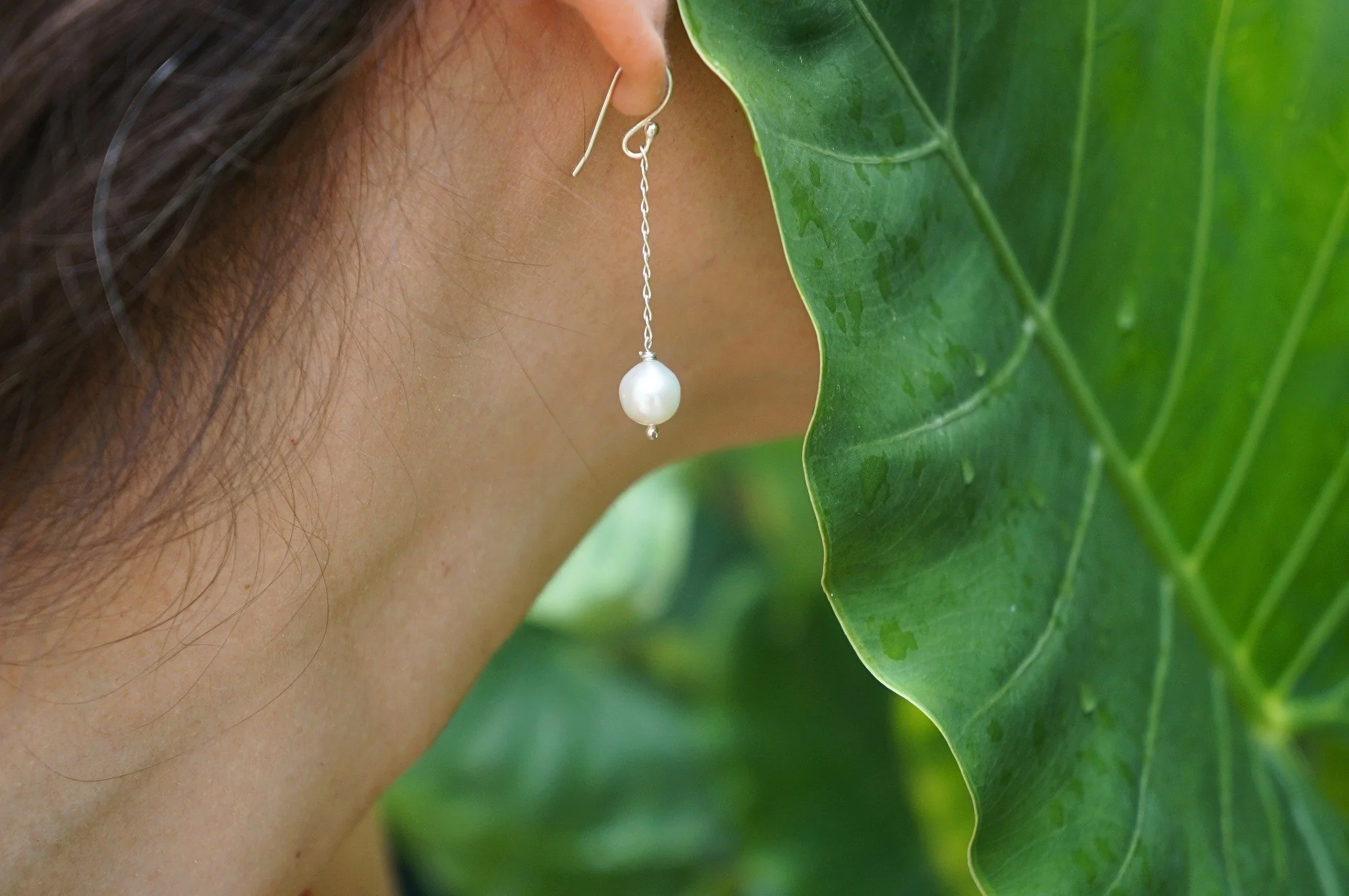 The pearl that speak to you from your ears
&bull;
&bull;
#lunaria #accesorios #moda #mexico #modaenmexico #fashionjewelry #fashion #trendy #hechoamano #hechoenmexico #lunariaannuamx #handmade #handmadejewelry #uniquejewelry #turquesa #uniquepiece #so