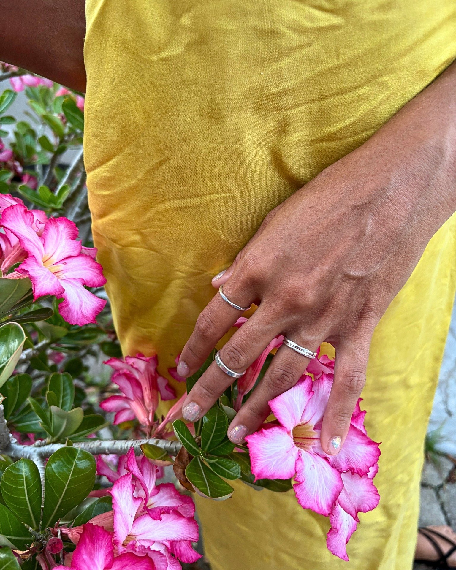 Her rings were silver. Everything sparkled a little
&bull;
&bull;
#lunaria #accesorios #moda #mexico #modaenmexico #fashionjewelry #fashion #trendy #hechoamano #hechoenmexico #lunariaannuamx #handmade #handmadejewelry #uniquejewelry #turquesa #unique