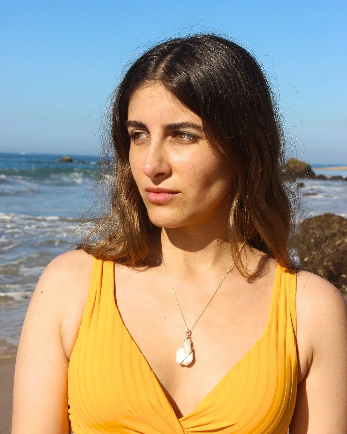 Where the pearl find the soul of my freedom 
&bull;
&bull;
#perla #joyeria #modamexicana #hechoenmexico #hechoamano #jewelry #pearl #fashionjewelry #gemstones #boho #etsy #lunariaannuamx #perlanegra #stones #tropical #healingjewelry #trendy #mermaid 