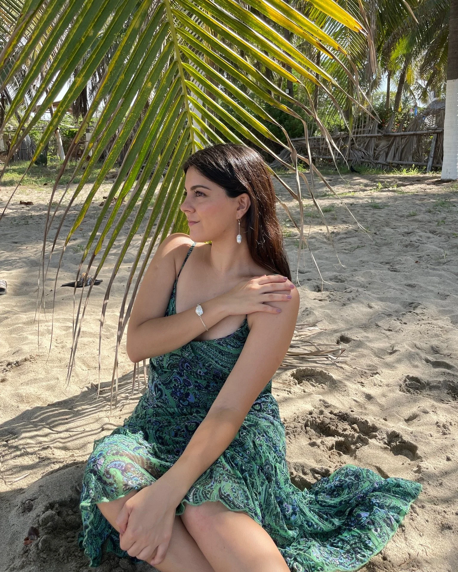 I've tried to bring a little softness and femininity through pearls
&bull;
&bull;
#lunaria #accesorios #moda #mexico #modaenmexico #fashionjewelry #fashion #trendy #hechoamano #hechoenmexico #lunariaannuamx #handmade #handmadejewelry #uniquejewelry #