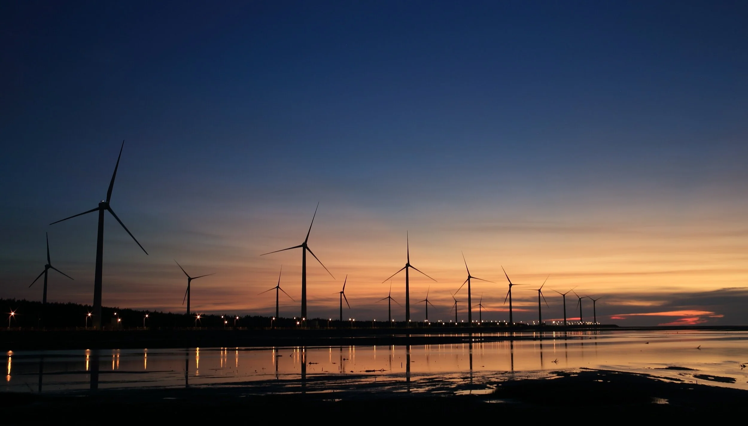 clouds-dawn-dusk-electricity-157039.jpg