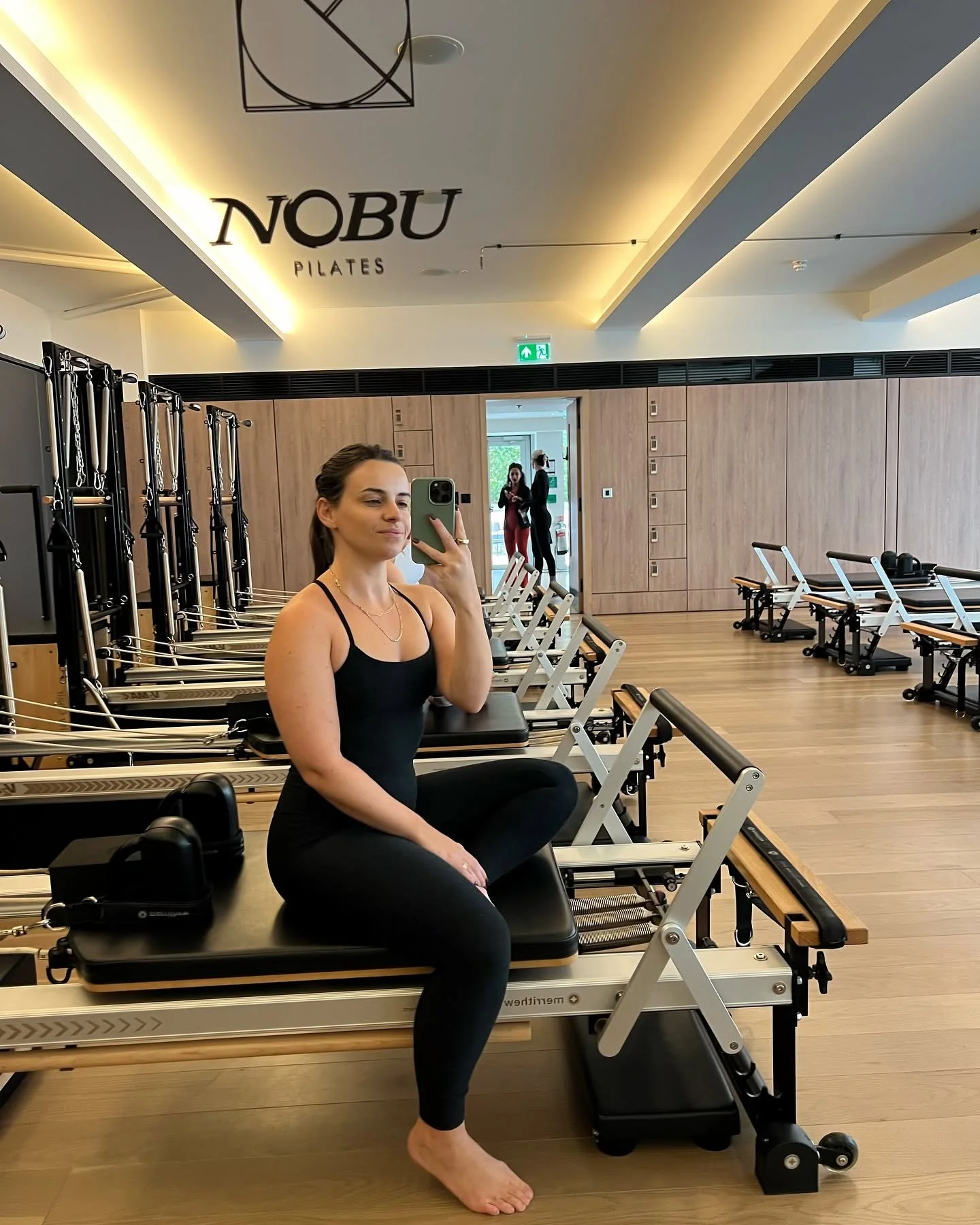 My little Pilates tour of England 🏴󠁧󠁢󠁥󠁮󠁧󠁿 so fun going home and visiting new studios and old favourites. So great to see new studios opening up and more and more people falling in love with Pilates 🫶🏼