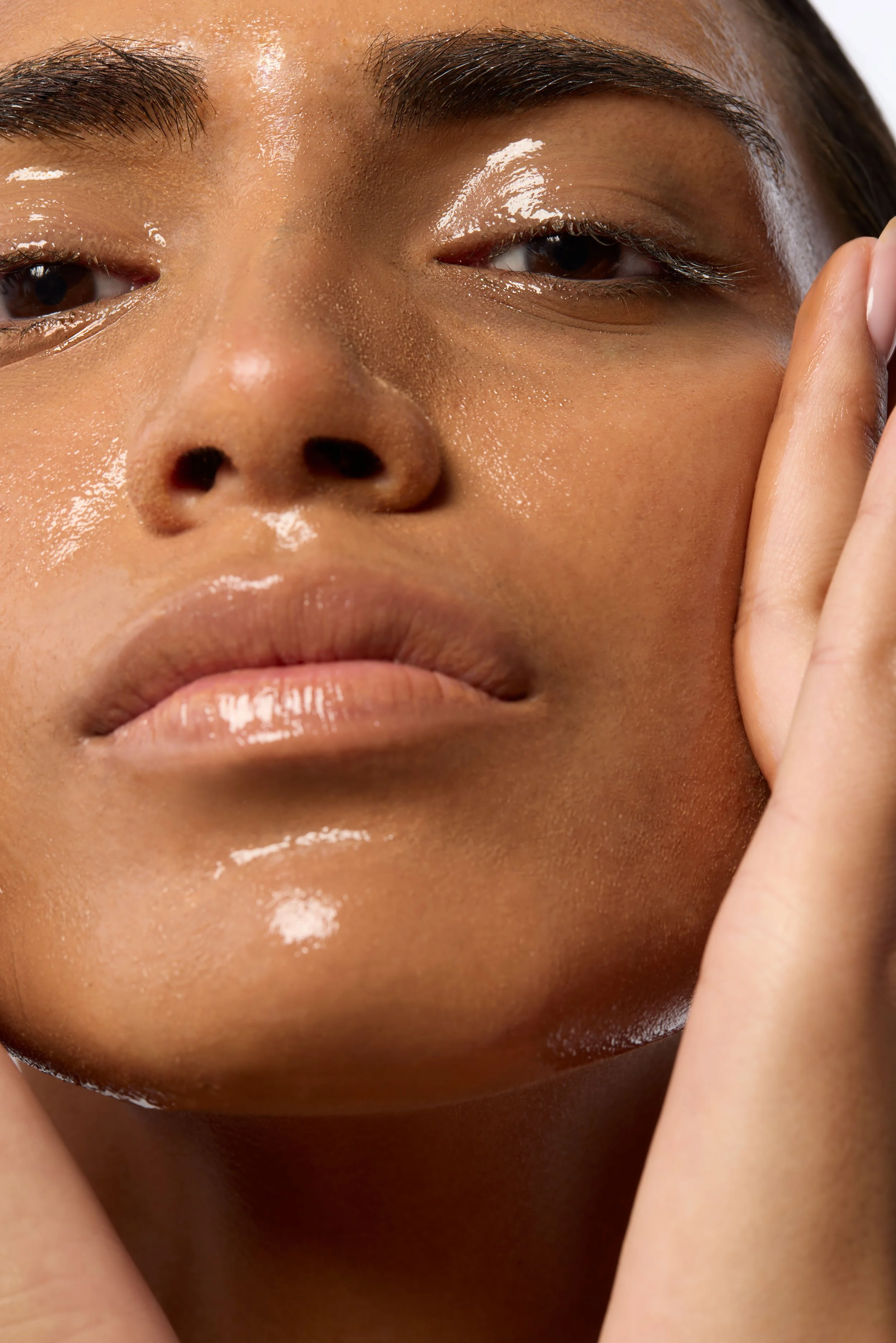 High_Res-LIPID ENRICHED CLEANSING BALM_APPLICATION_TEXTURE_SANA_4.jpg