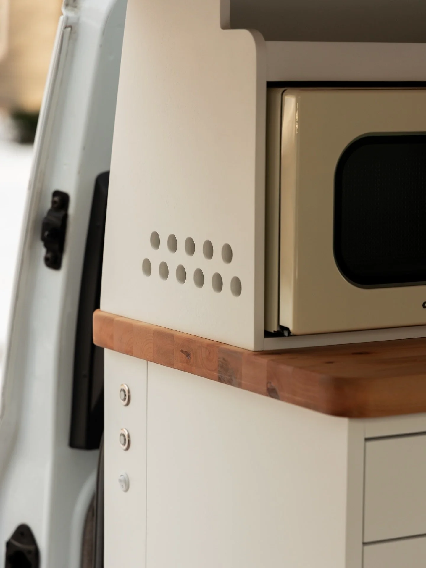 A few detail shots from the latest FTC build.
Watch the full tour now, link in bio 🏴
&bull;
https://youtu.be/aTQn2cOqwNg 
&bull;
Briarwoodvans.com