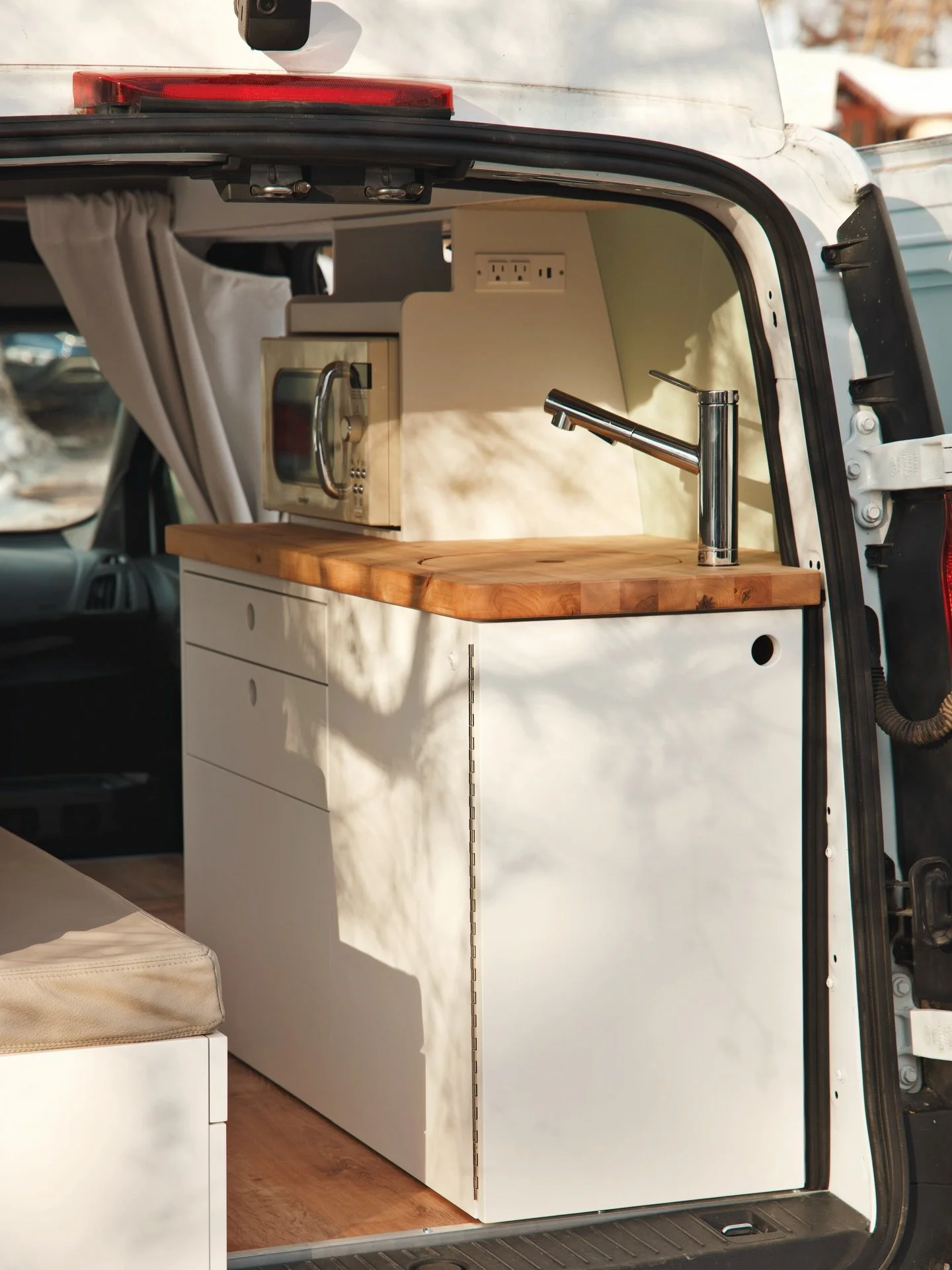 A few more shots from the latest FTC build 🏴
&bull;
Watch the full tour here 👉🏻 https://youtu.be/aTQn2cOqwNg 
&bull;
Briarwoodvans.com