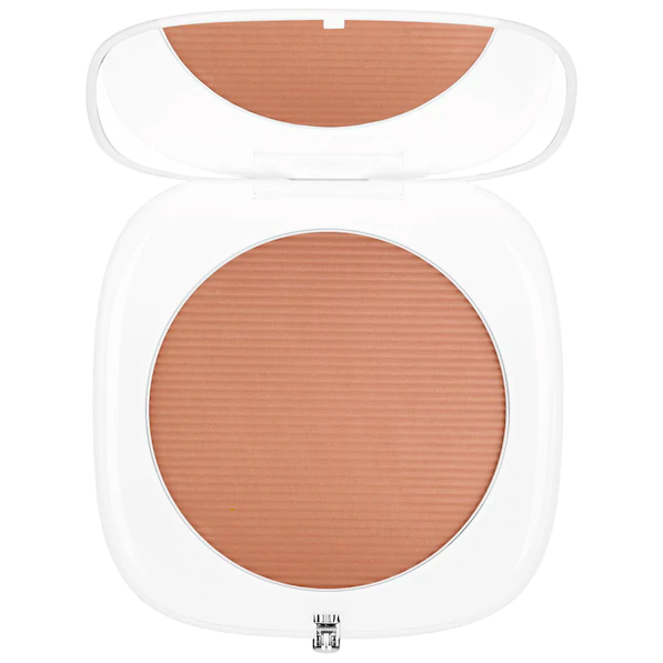 O!Mega Bronzer Coconut Perfect Tan by Marc Jacobs - Photo Credit: Sephora This is the second bronzer she used. This bronzer is bigger in size and has 0.8 oz, which is 25 grams. The Marc Jacob Bronzer is $49 but you get a lot from this product for that price. This is another matte bronzer.