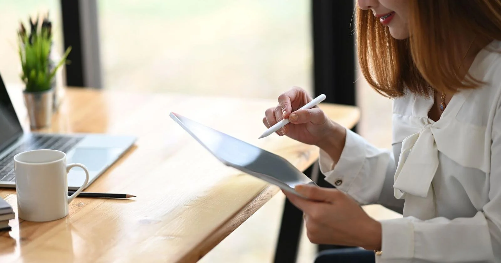 Demonstration of female entrepreneurship from a successful business woman.