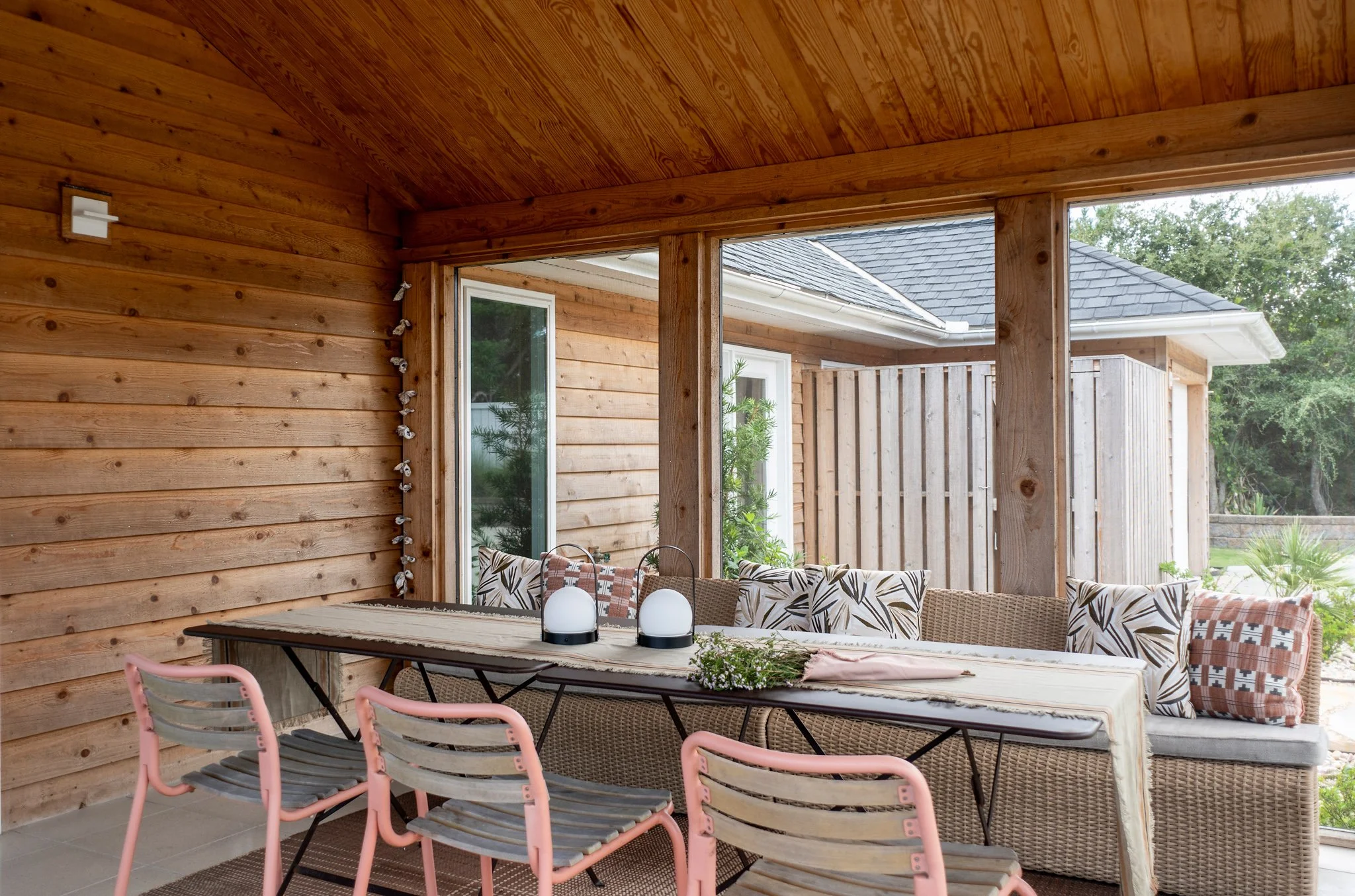 Copy of screenporch final_2048px.jpg