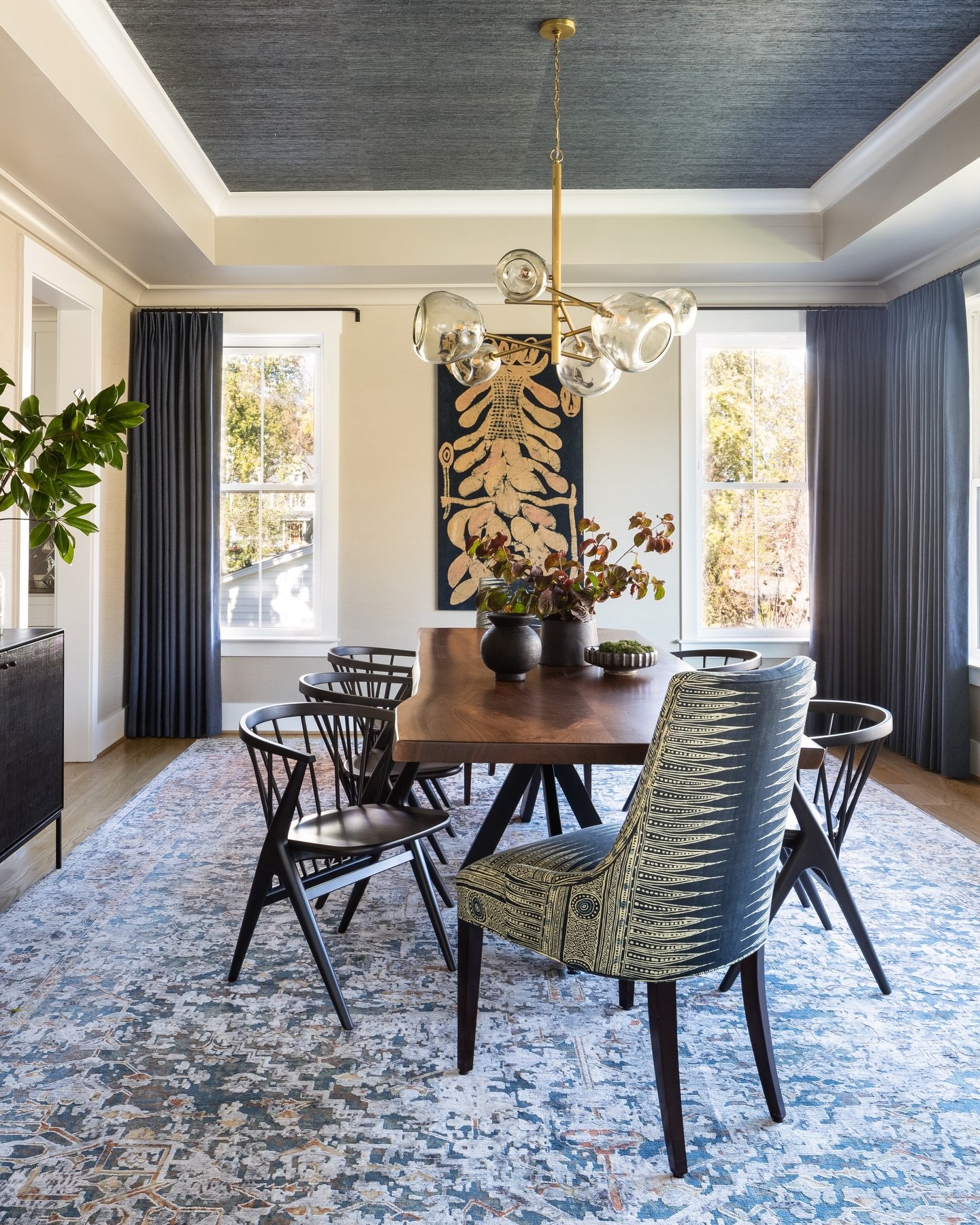 We are thrilled to see our Mclean dining room in the latest edition of @arlingtonmagazine! Even though we completed this dining room in 2021, it&rsquo;s still one of our favorites 💙 Photos: @angelanewtonroyphotography