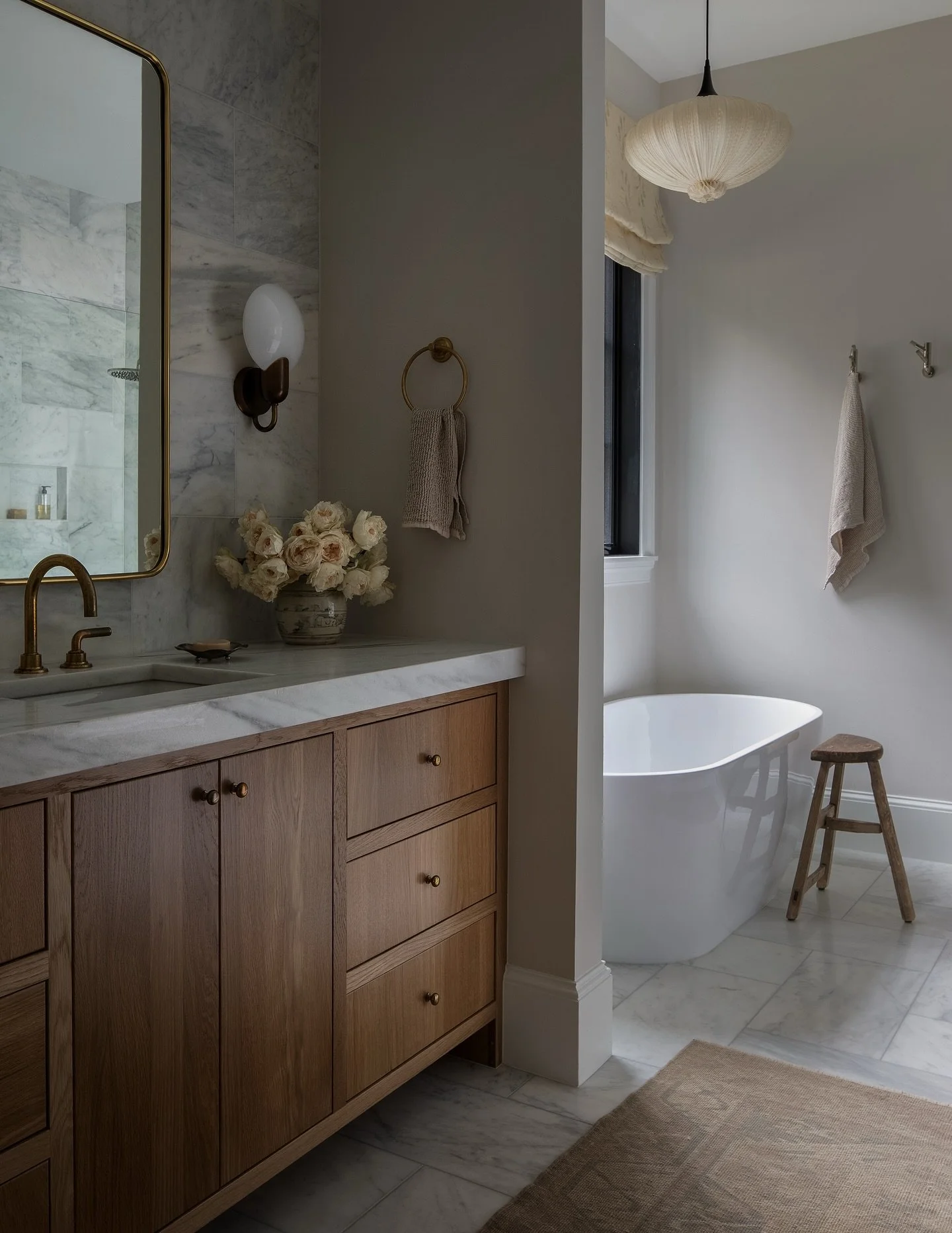 Simple but natural materials in our Edison St primary bathroom. Photo: @angelanewtonroyphotography Styling: @kristihunter