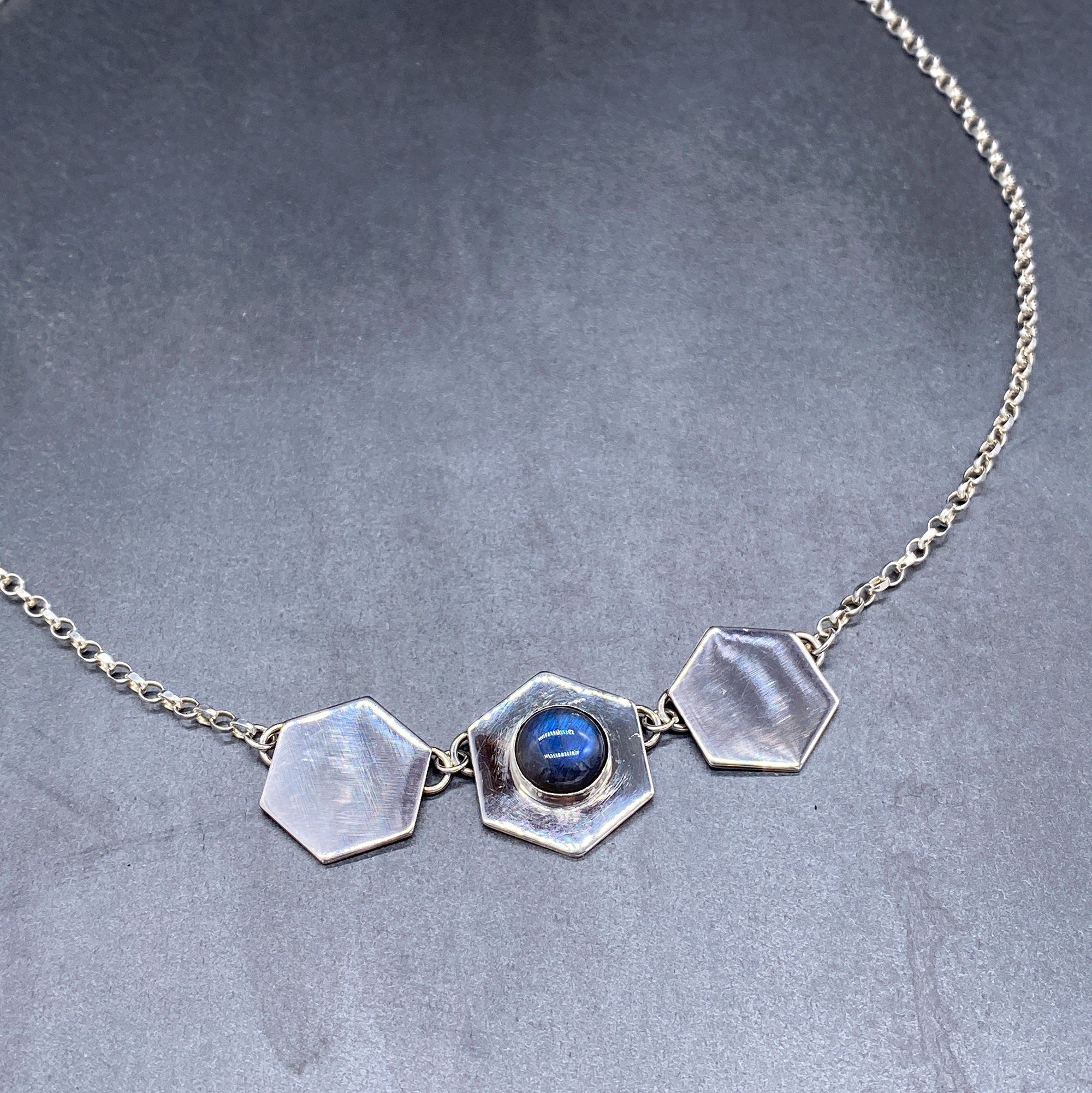 https://i.etsystatic.com/26135098/r/il/eb4693/2964933127/il_fullxfull.2964933127_3e4y.jpg