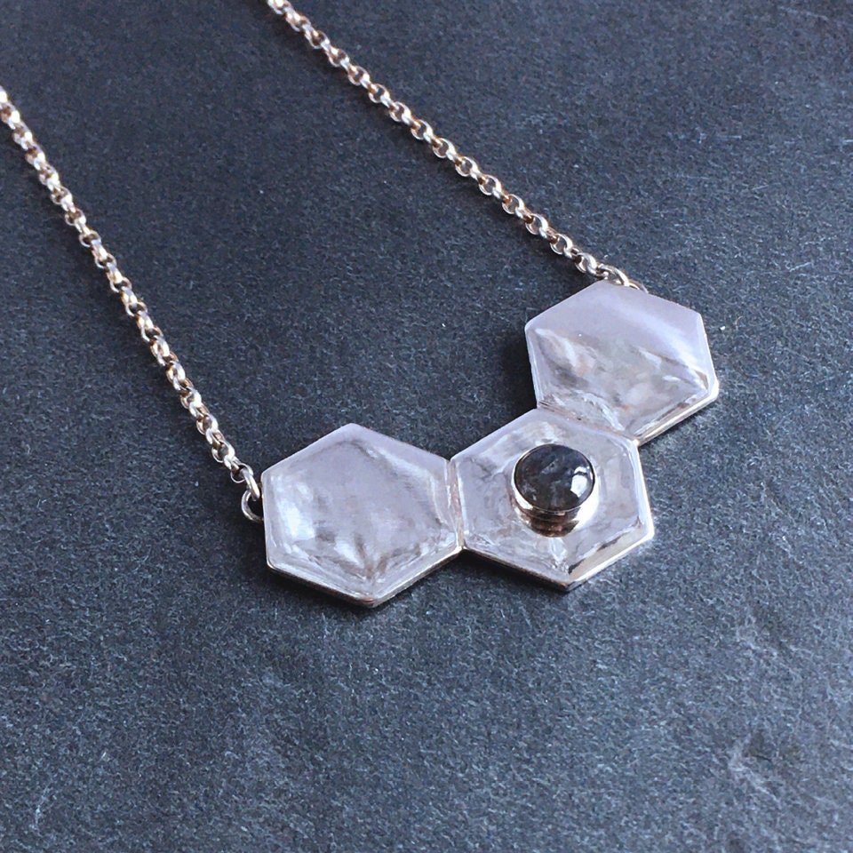 https://i.etsystatic.com/26135098/r/il/3f8944/2965040531/il_fullxfull.2965040531_rtnu.jpg