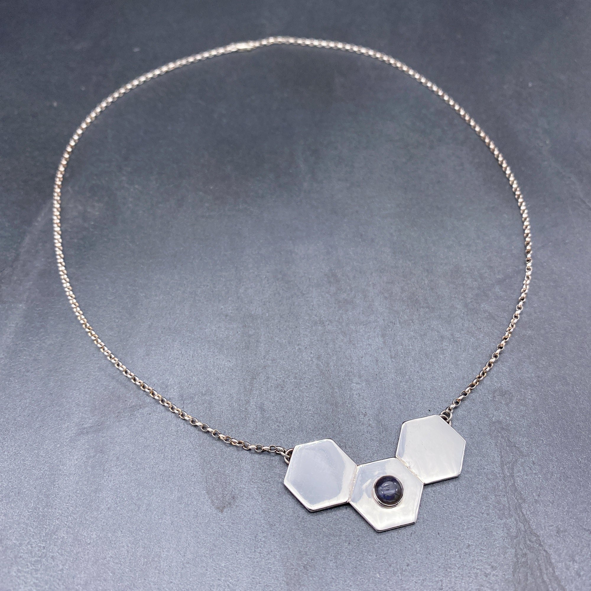 https://i.etsystatic.com/26135098/r/il/d408a8/2965024395/il_fullxfull.2965024395_2w8r.jpg