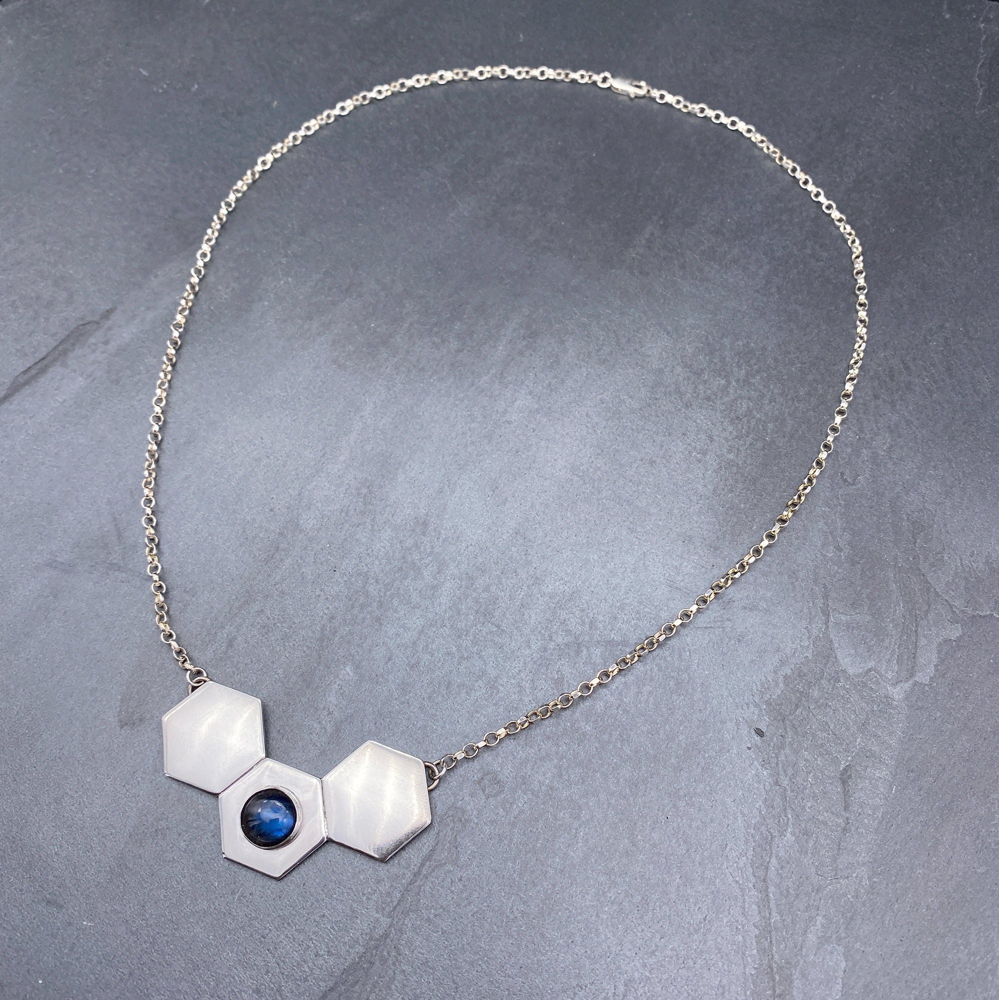 https://i.etsystatic.com/26135098/r/il/50f49c/2917293680/il_fullxfull.2917293680_cdmg.jpg