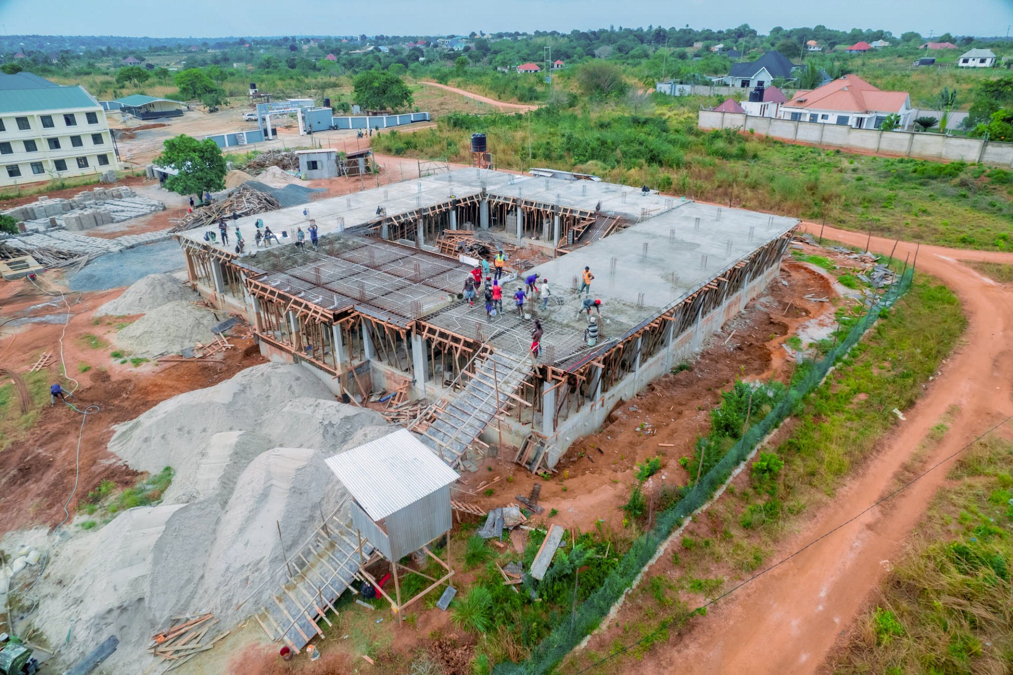 Second floor being poured.