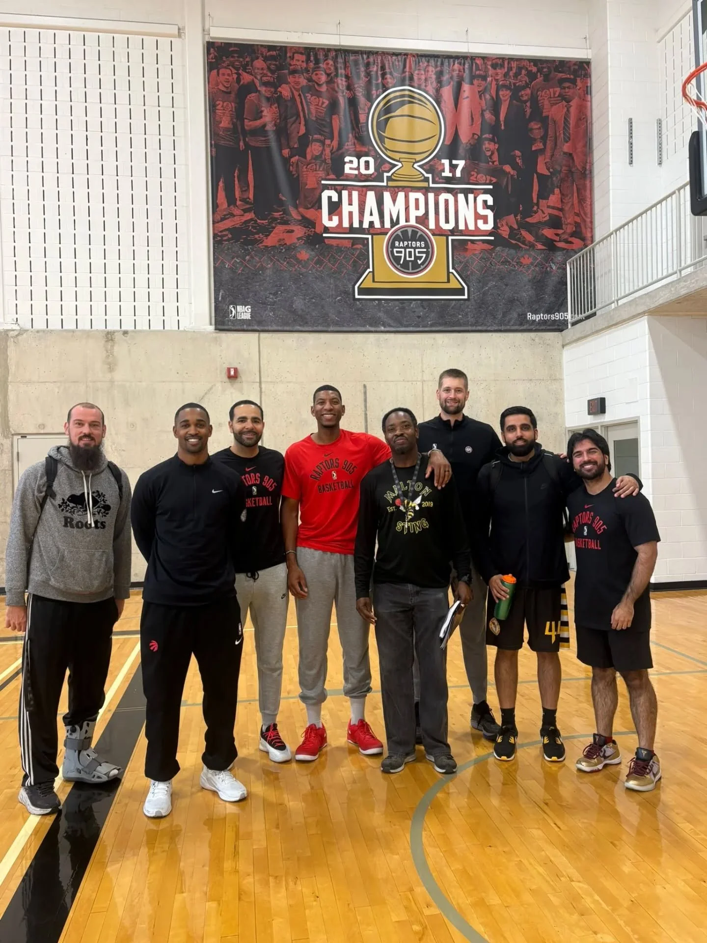 🦖🏀🐝The Malton Sting coaches learned a lot today at the @raptors905 Coaches Clinic!

Being a student of the game first allows our staff to provide great programming which generates, development, results and achievements.

Thank you to Coach Drew an