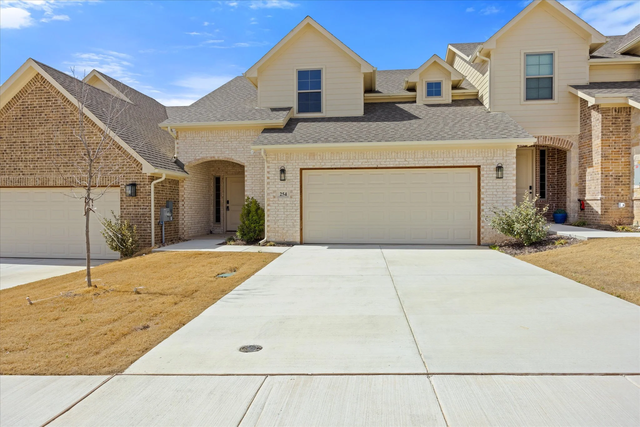 03-254 Legacy Blvd-004.jpg