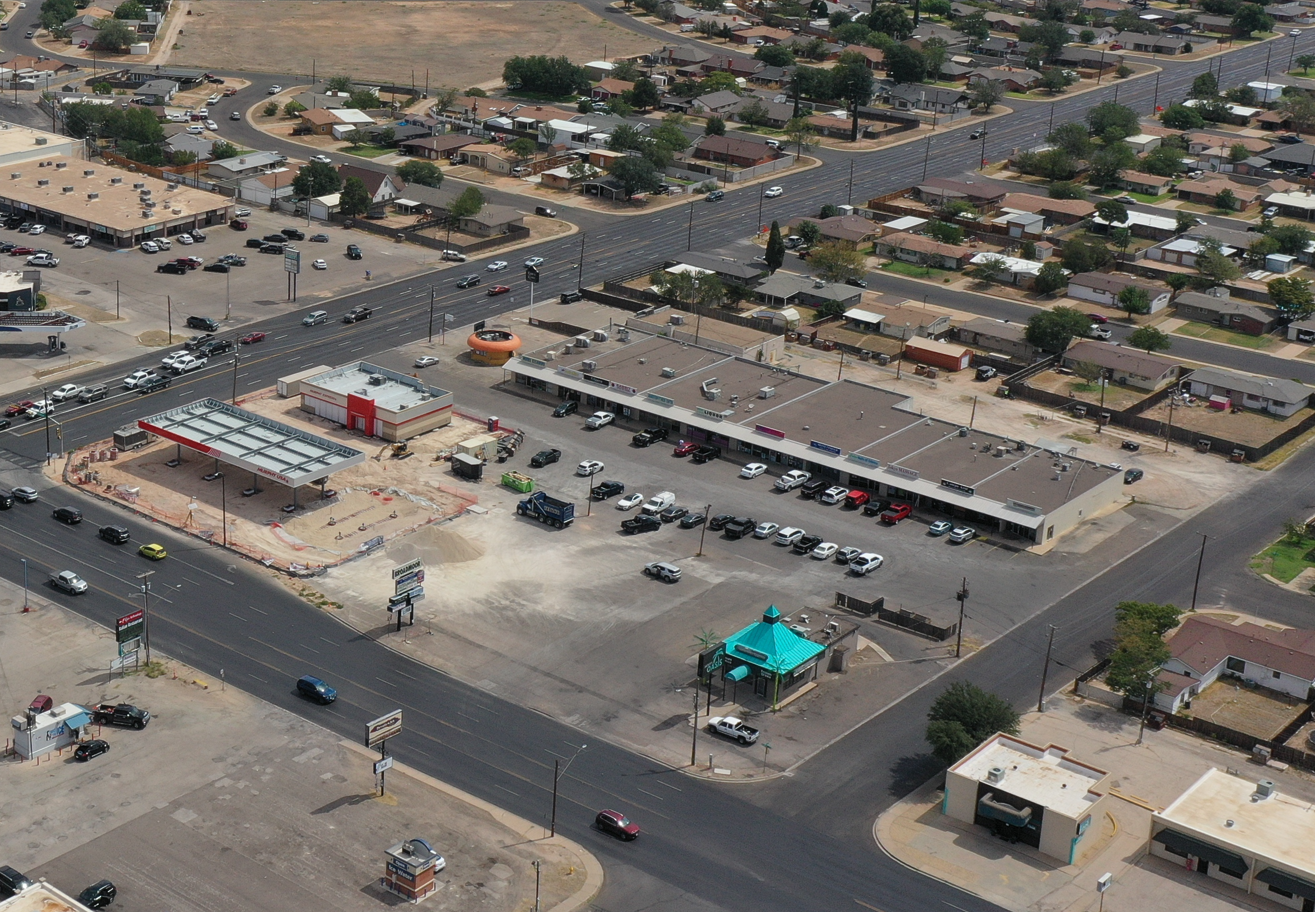 Broadmoor Shopping Center // Odessa, TX // 32,000 SF