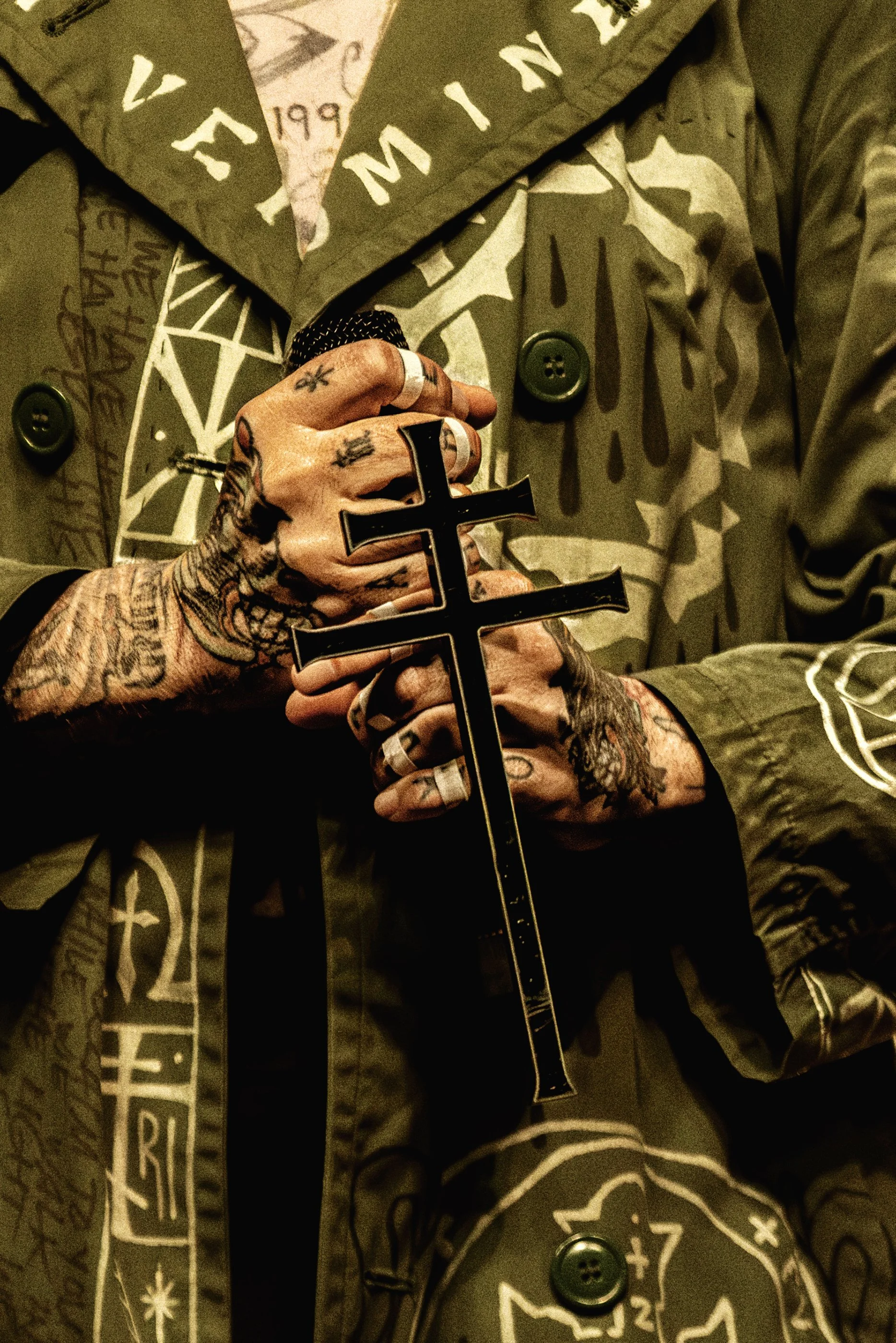 DemonHunter_Vertical_Duly_0001.jpg