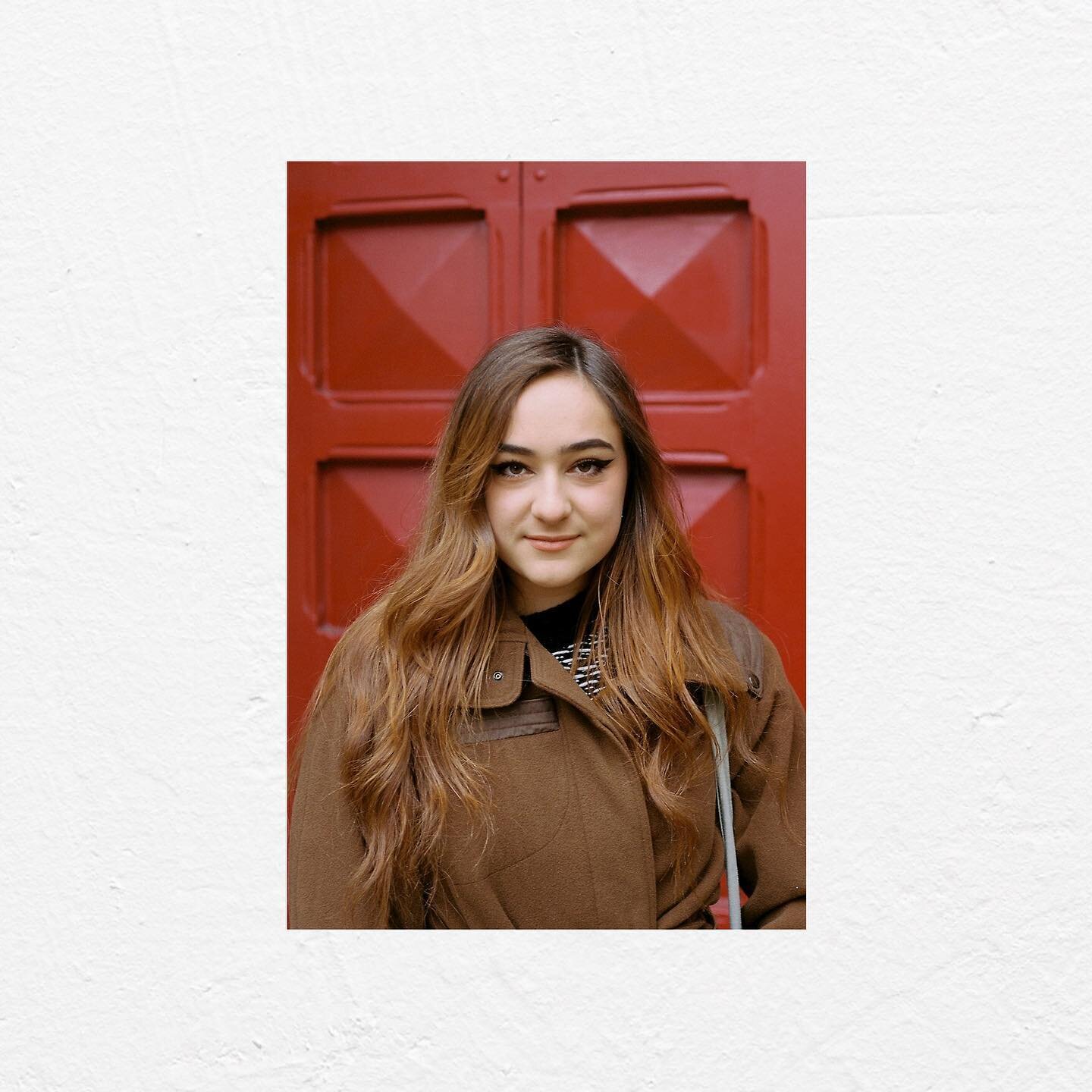the stunning miss salganik!

#35mm #portra400 #film #canona1 #photography #design #dublin #ireland #gallery #red #door #photo #portra #lovedublin #dawsonstreet #art #irishart #camera #graphicdesign #filmphotography #filmphotographer #filmisnotdead