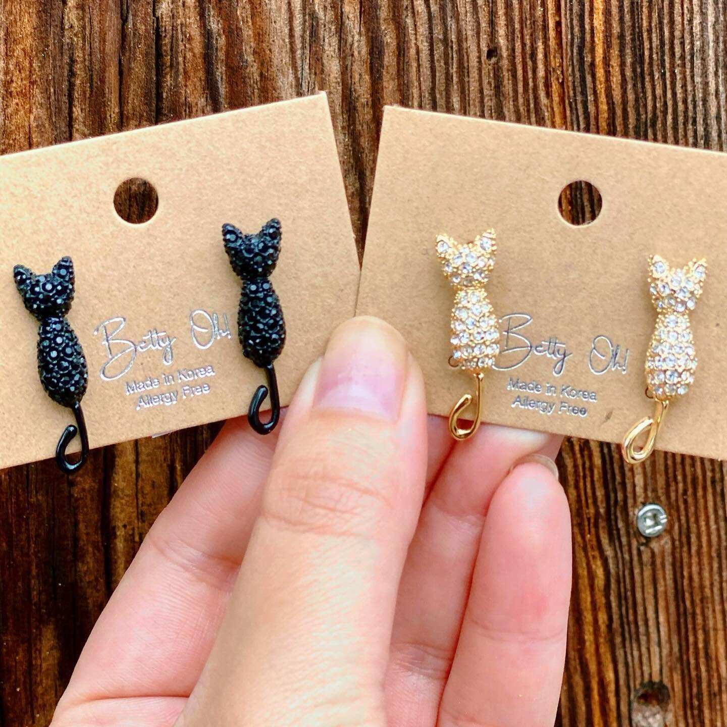 Purrfect jewelry for Mom! Swipe through to the end for maximum floof 😂🩷