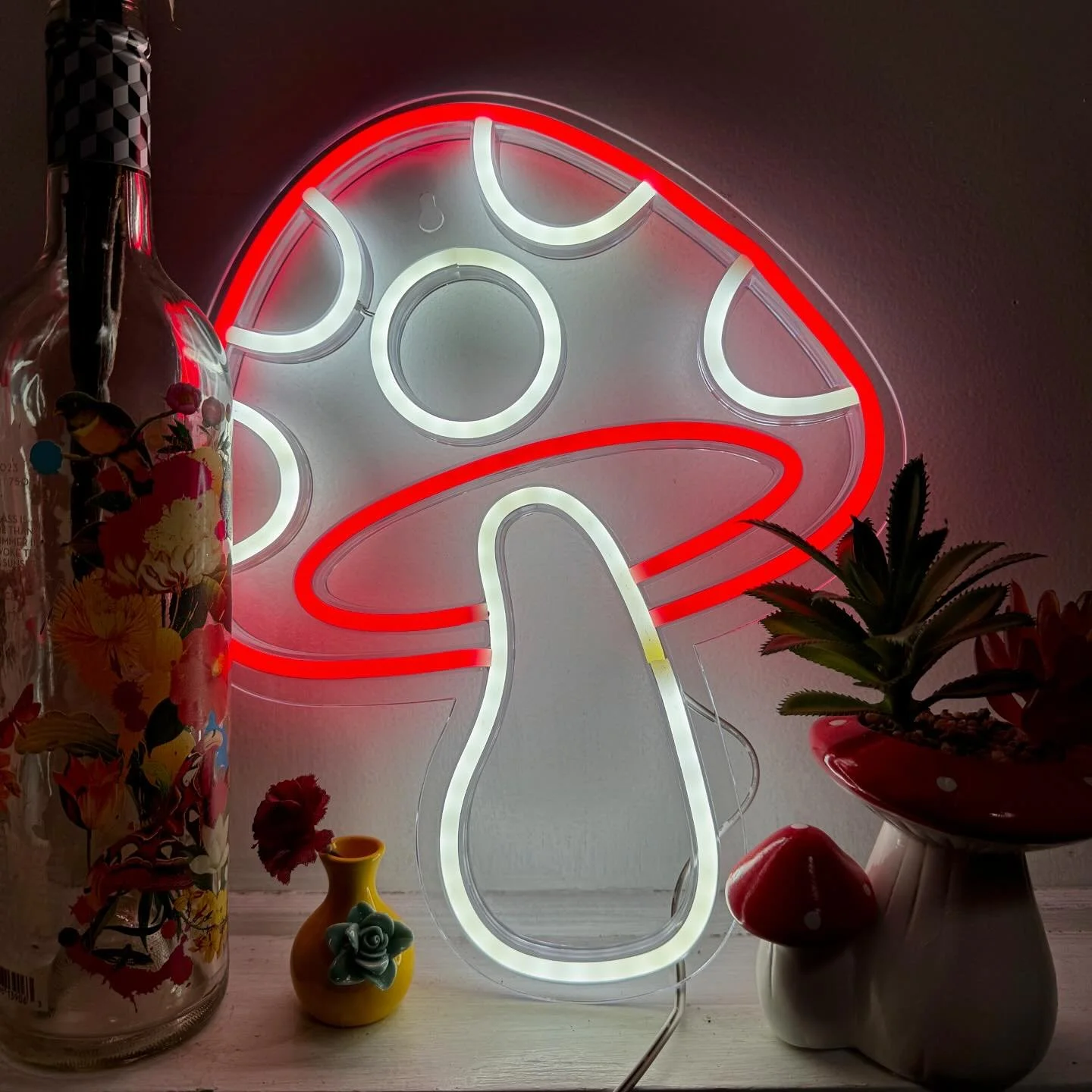 Perfect new gift just dropped 🙊 we just got these insanely cute neon signs in the shop&mdash;like so cute you may just wanna buy them for your own home tbh 😅 we&rsquo;re still trying to figure out which one we wanna pick to put in the staff break r