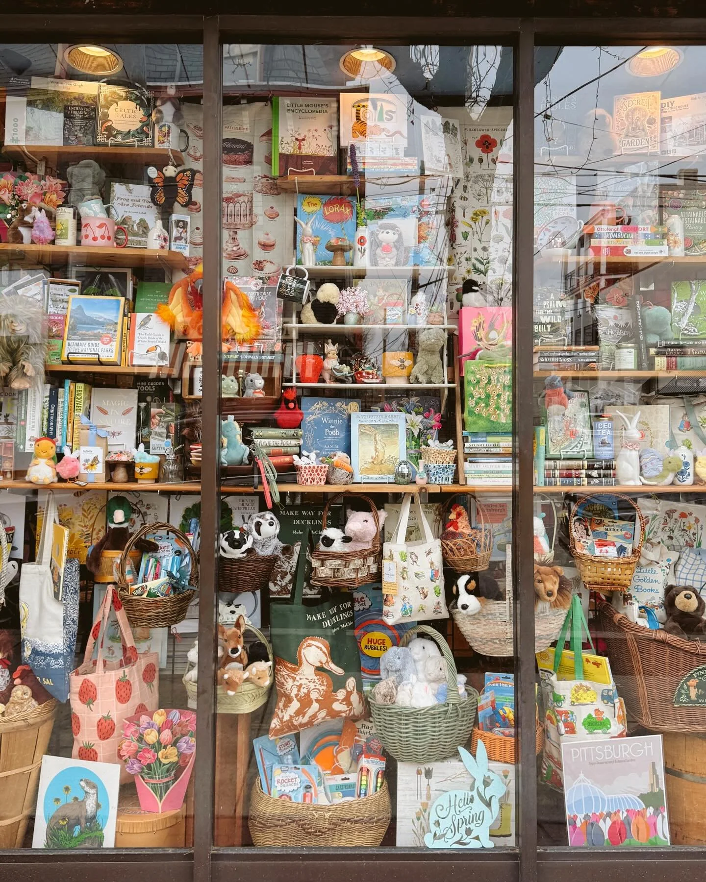 Spring has sprung at KU!! 🥹🩷🌱 Whether you&rsquo;re looking for Easter goodies or just a lil treat to celebrate the nicer weather, we&rsquo;ve got a lot to check out 😘🐣