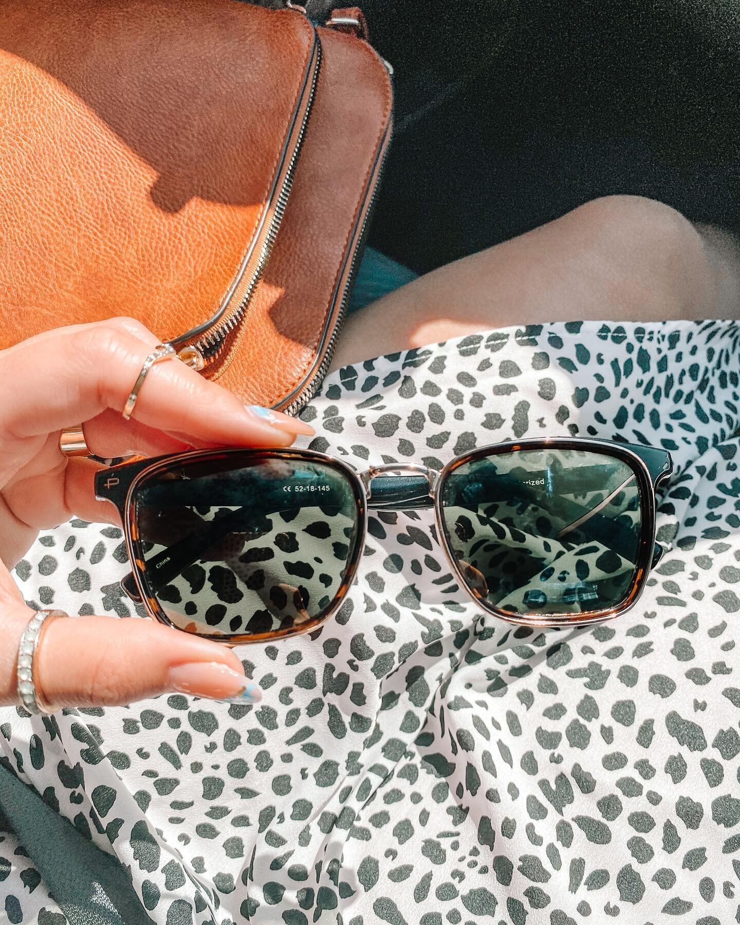 I love a cute pair of sunnies 🕶 

Ever since I was in high school, I was obsessed with sunglasses and always had a million different pairs to match every outfit. Although I&rsquo;ve severely condensed my collection since then, I&rsquo;m still adding