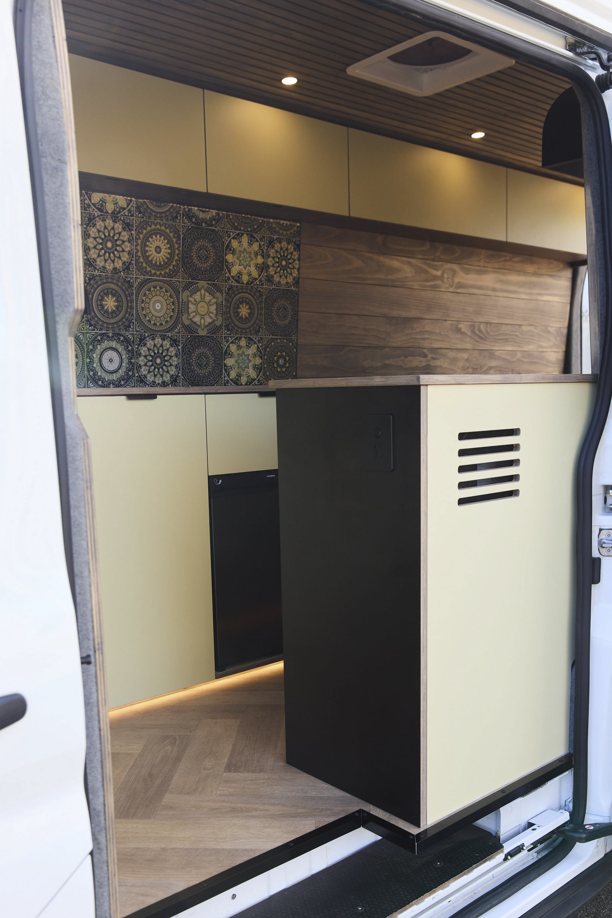 Ford-Transit-Campervan-Conversion-M&D-7.jpg