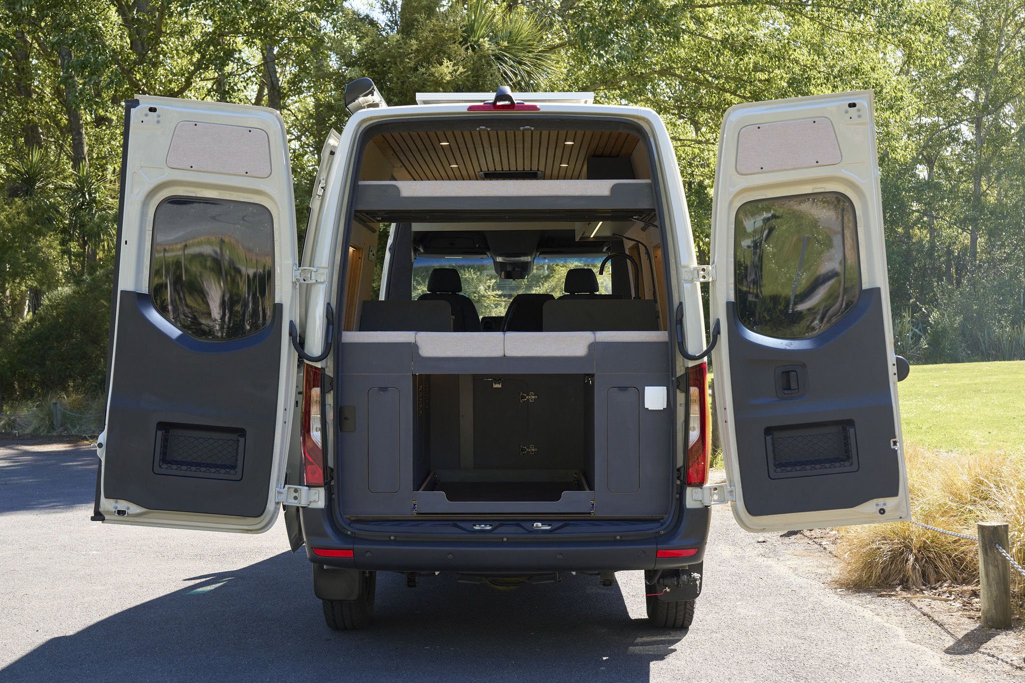 M&D_Campervans_Mercedes_Sprinter_4x4_Conversion-6.jpg