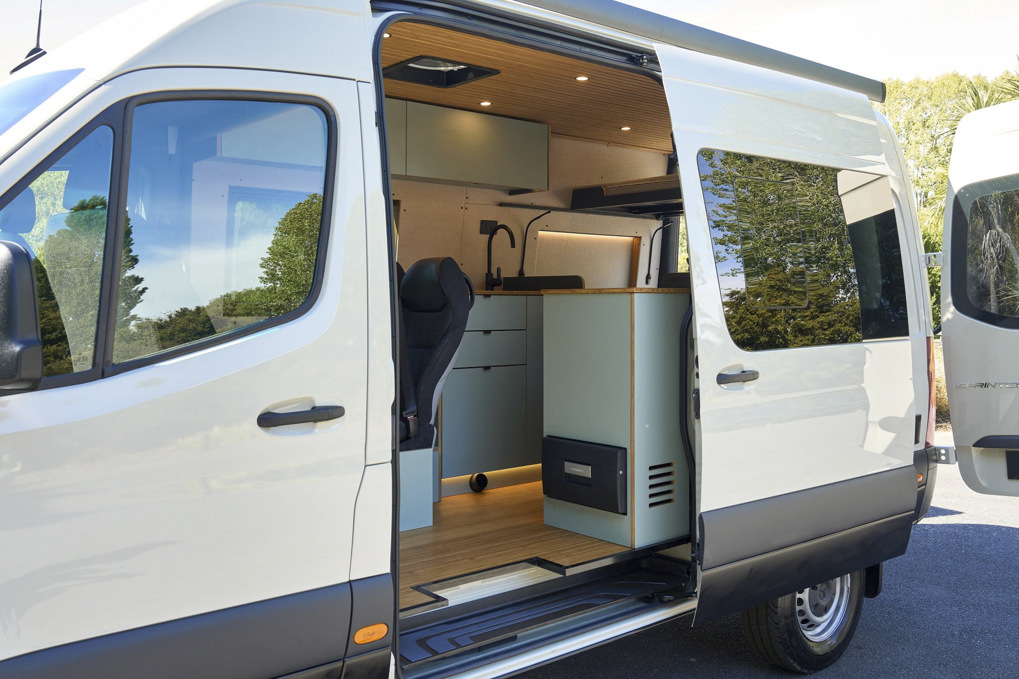 M&D_Campervans_Mercedes_Sprinter_4x4_Conversion-66.jpg