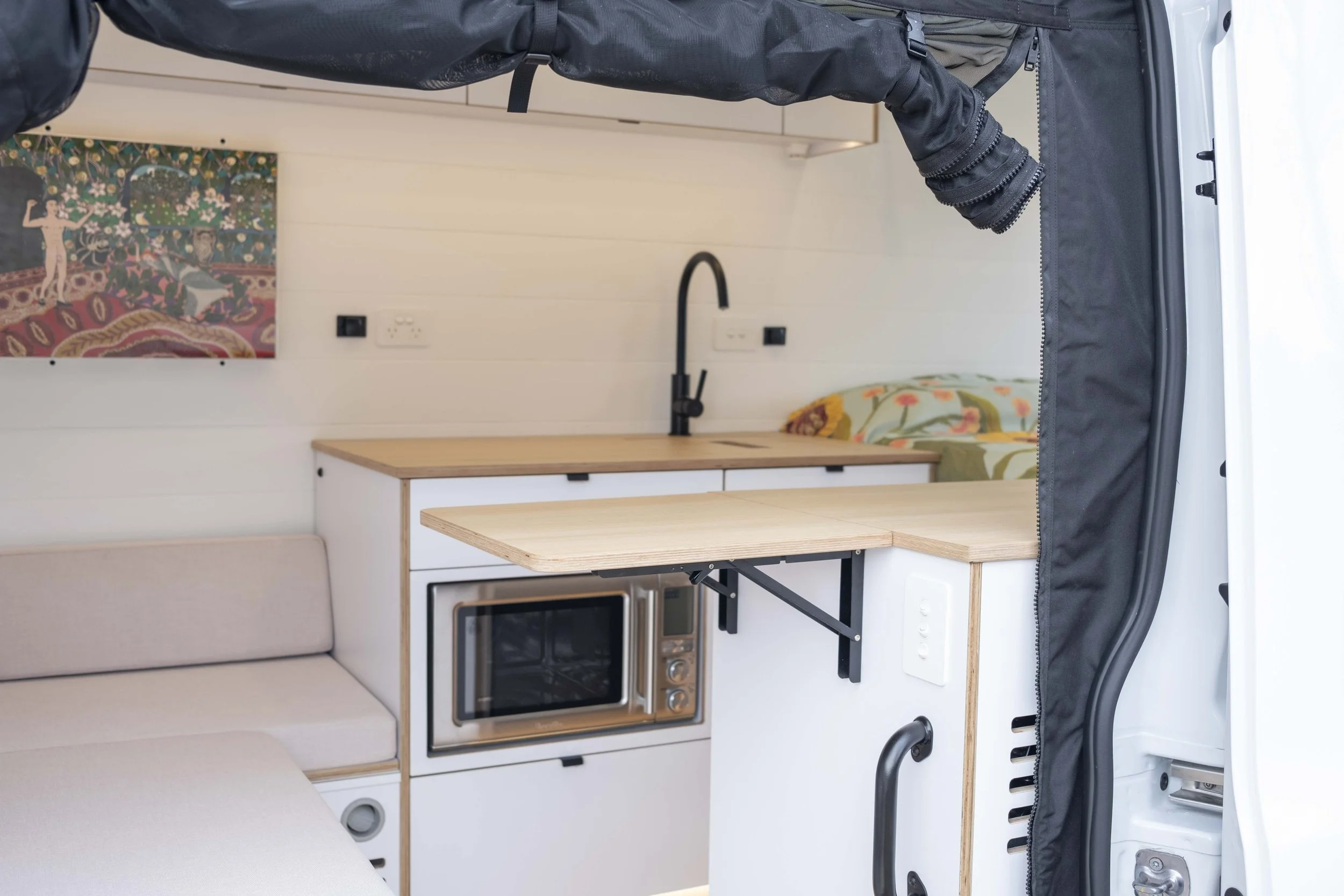 Ford-Transit-custom-campervan-conversion-M+D-27.jpg