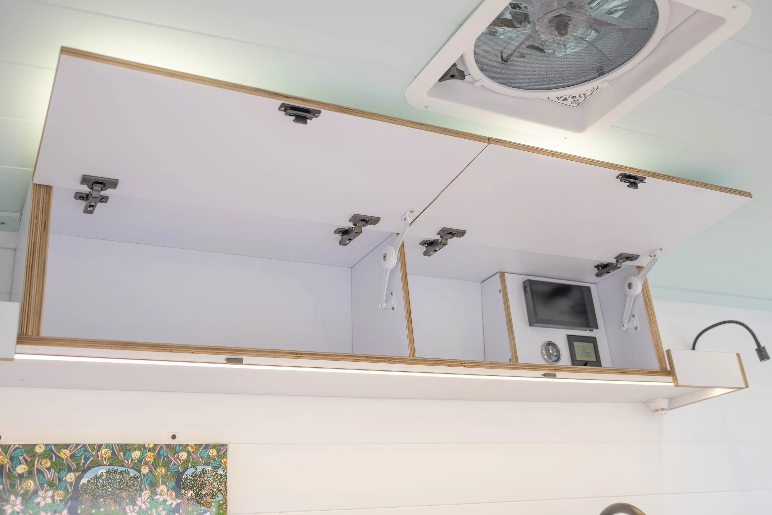 Ford-Transit-custom-campervan-conversion-M+D-46.jpg