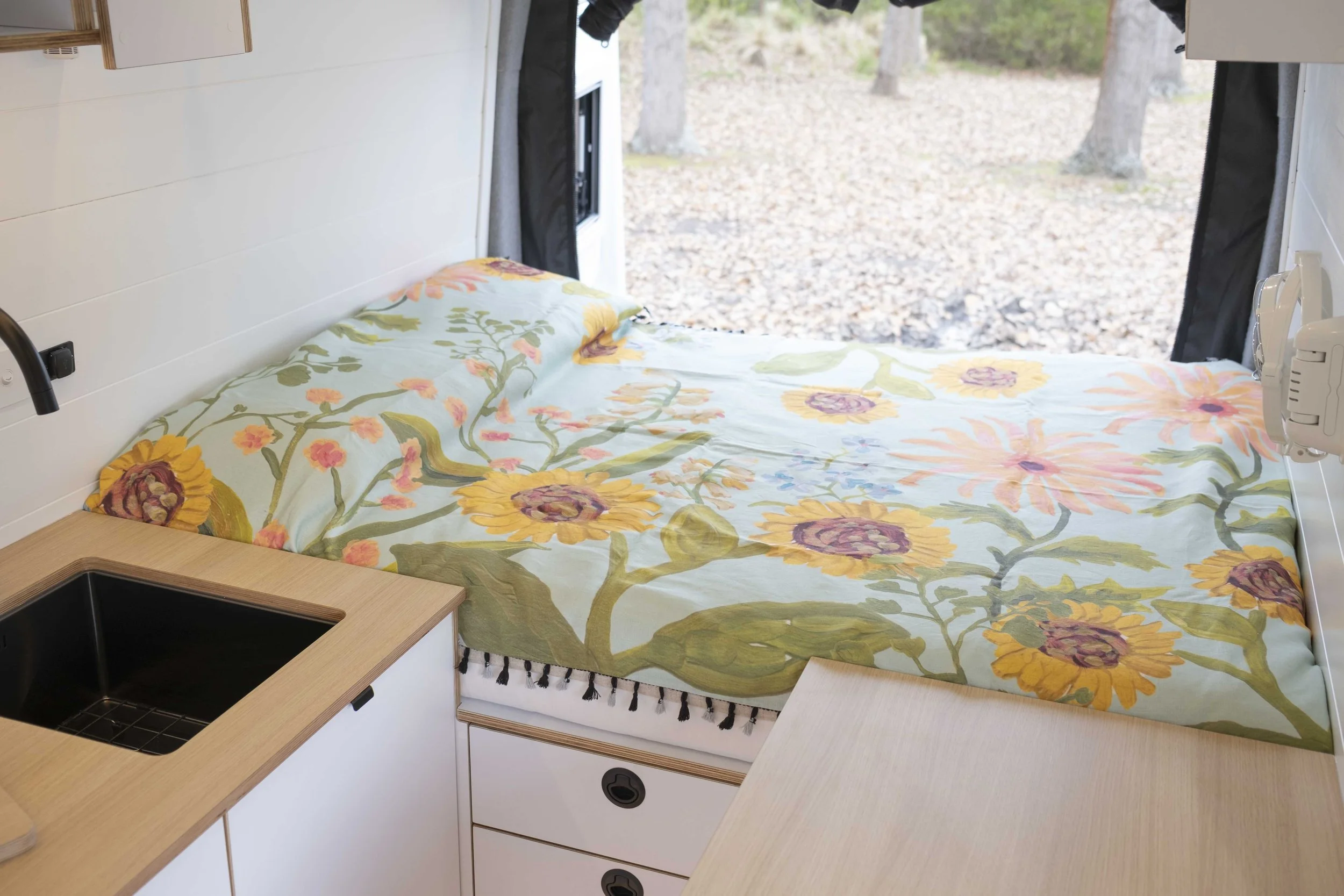 Ford-Transit-custom-campervan-conversion-M+D-66.jpg