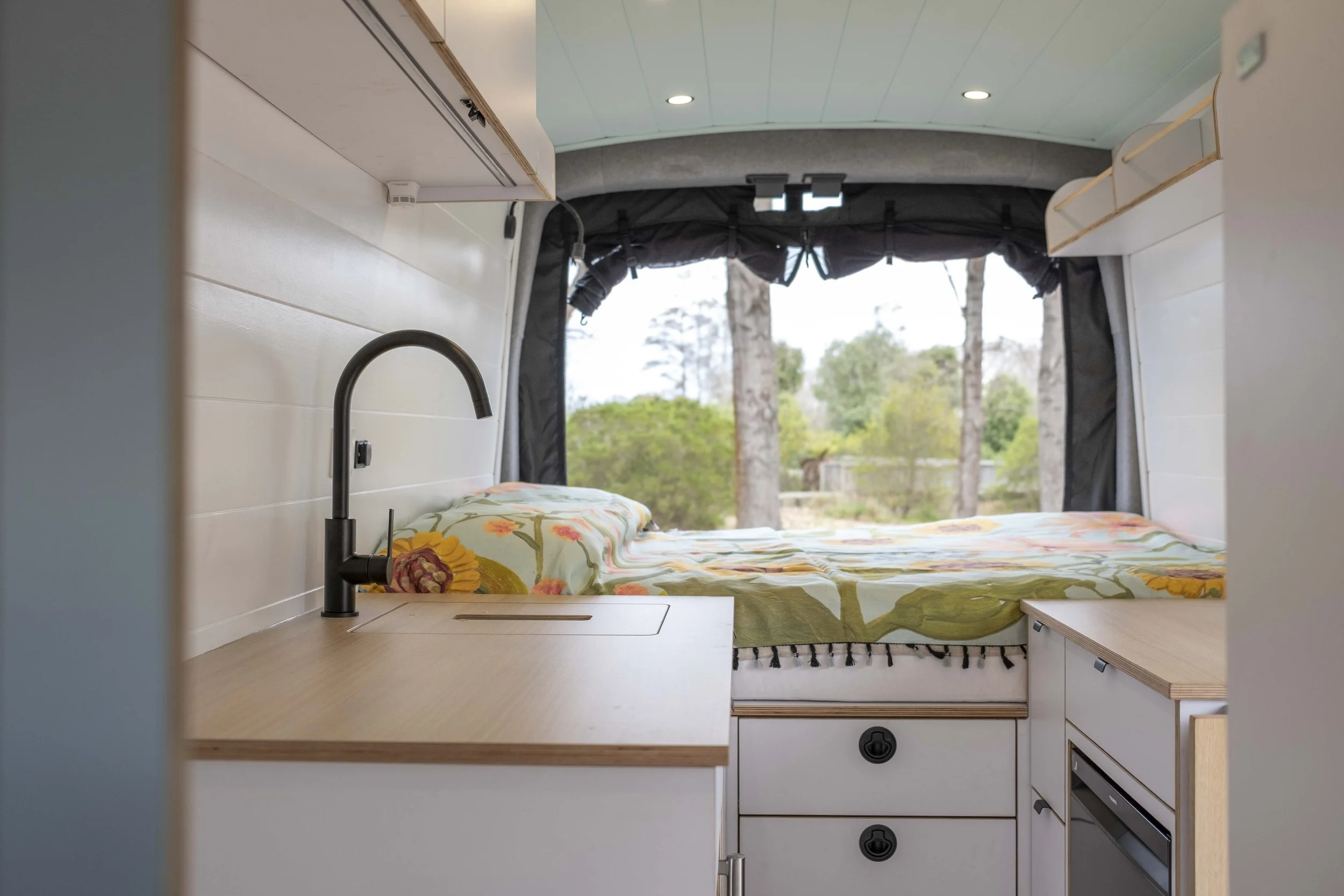 Ford-Transit-custom-campervan-conversion-M+D-97.jpg