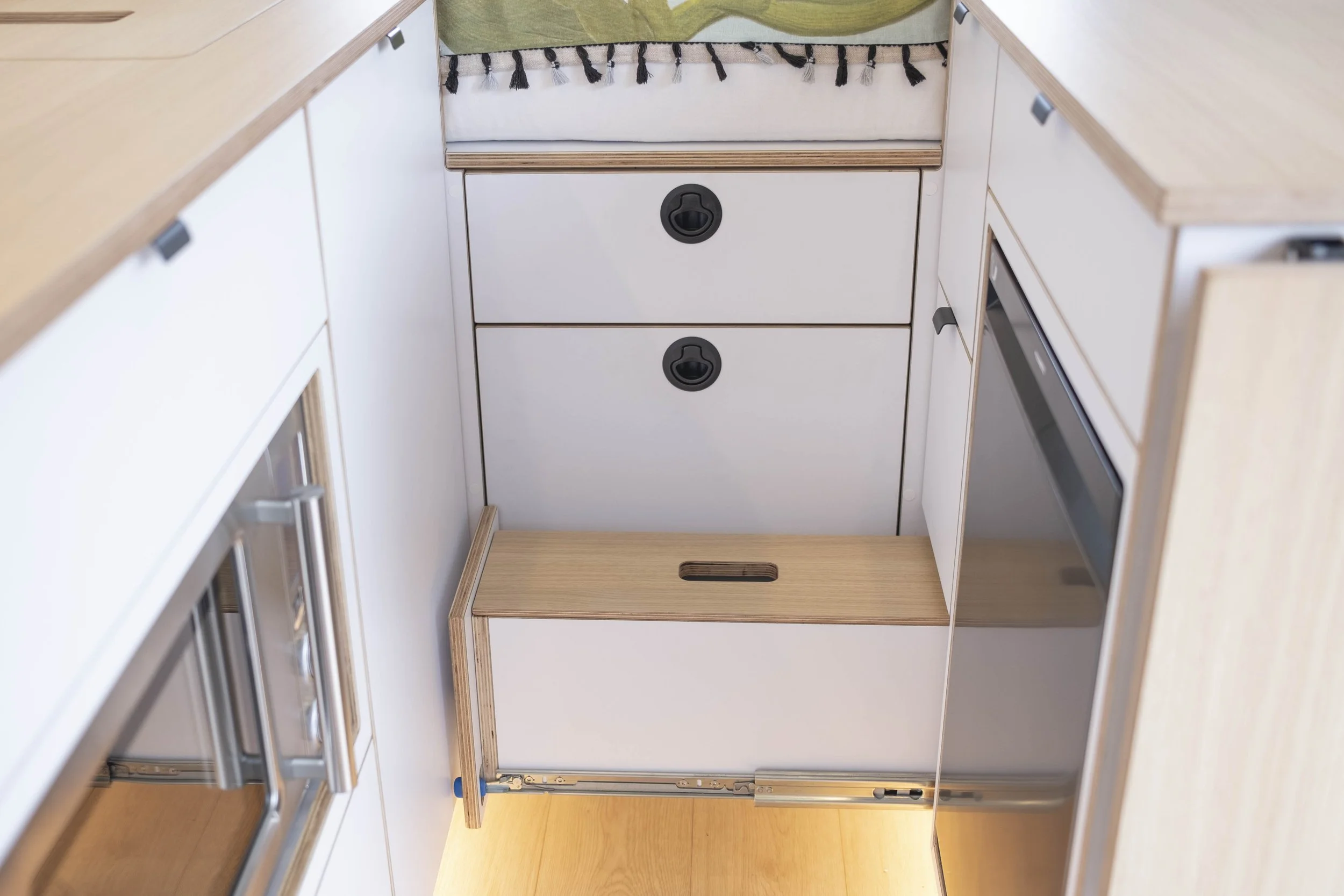 Ford-Transit-custom-campervan-conversion-M+D-73.jpg