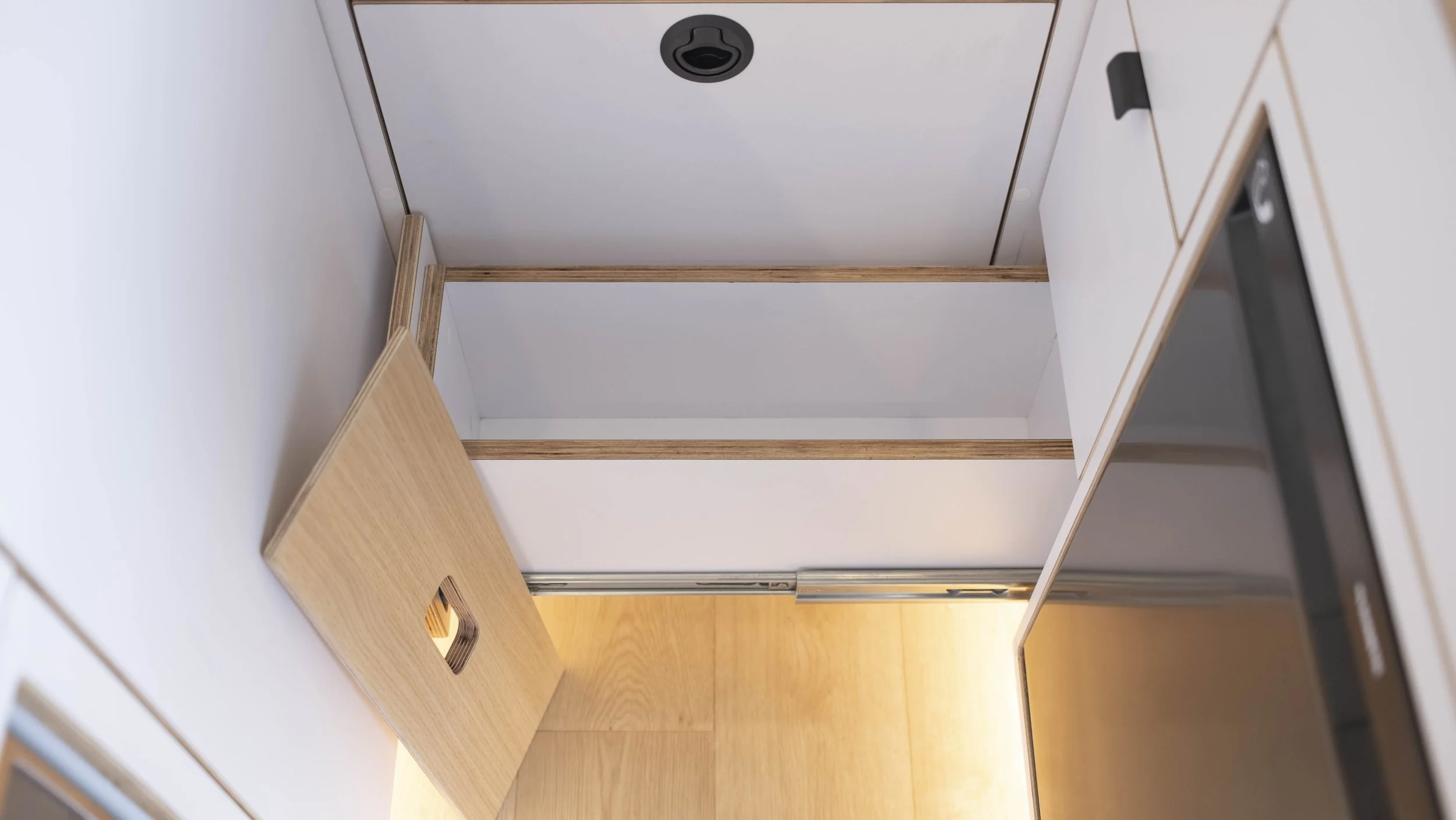 Ford-Transit-custom-campervan-conversion-M+D-75.jpg