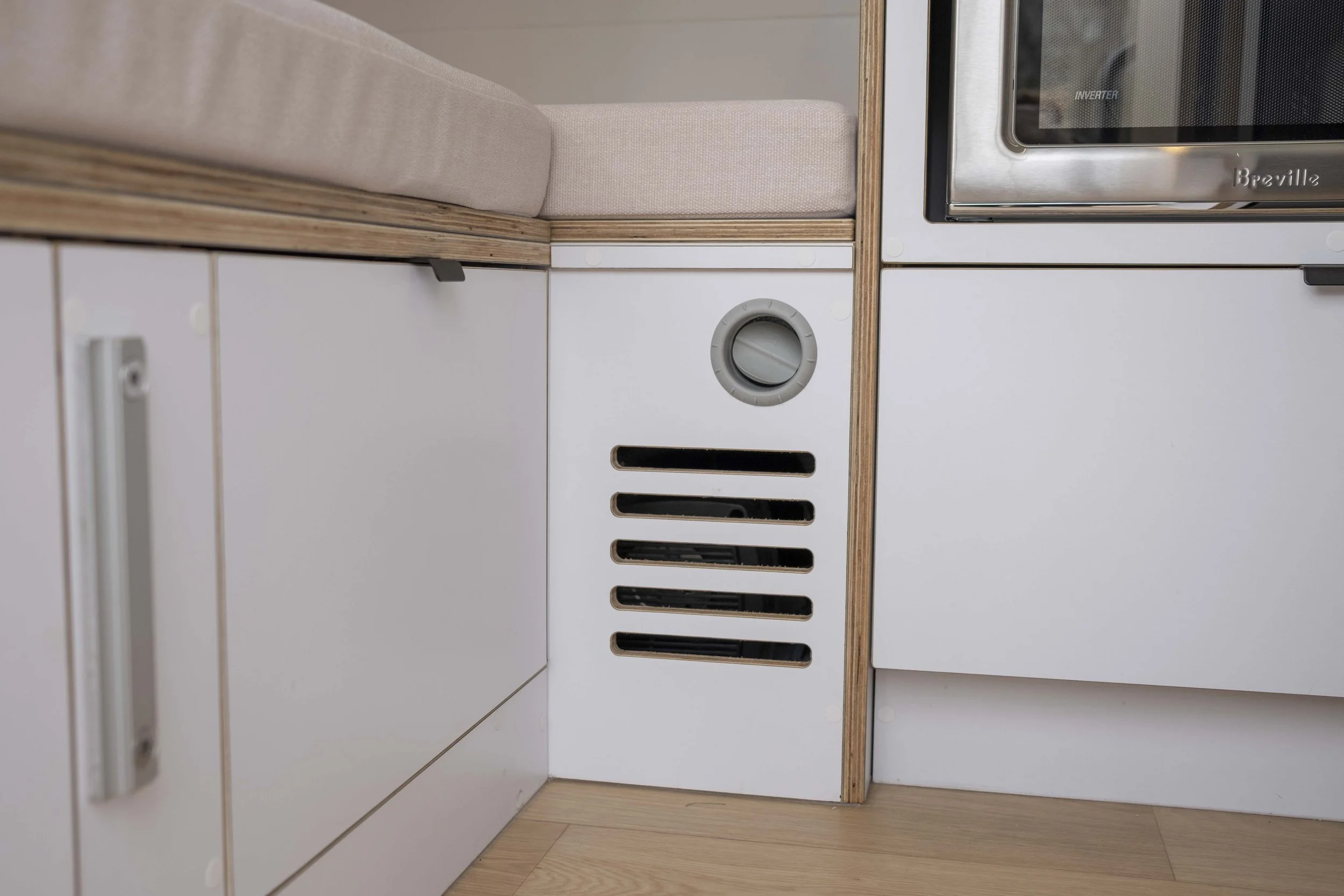 Ford-Transit-custom-campervan-conversion-M+D-94.jpg