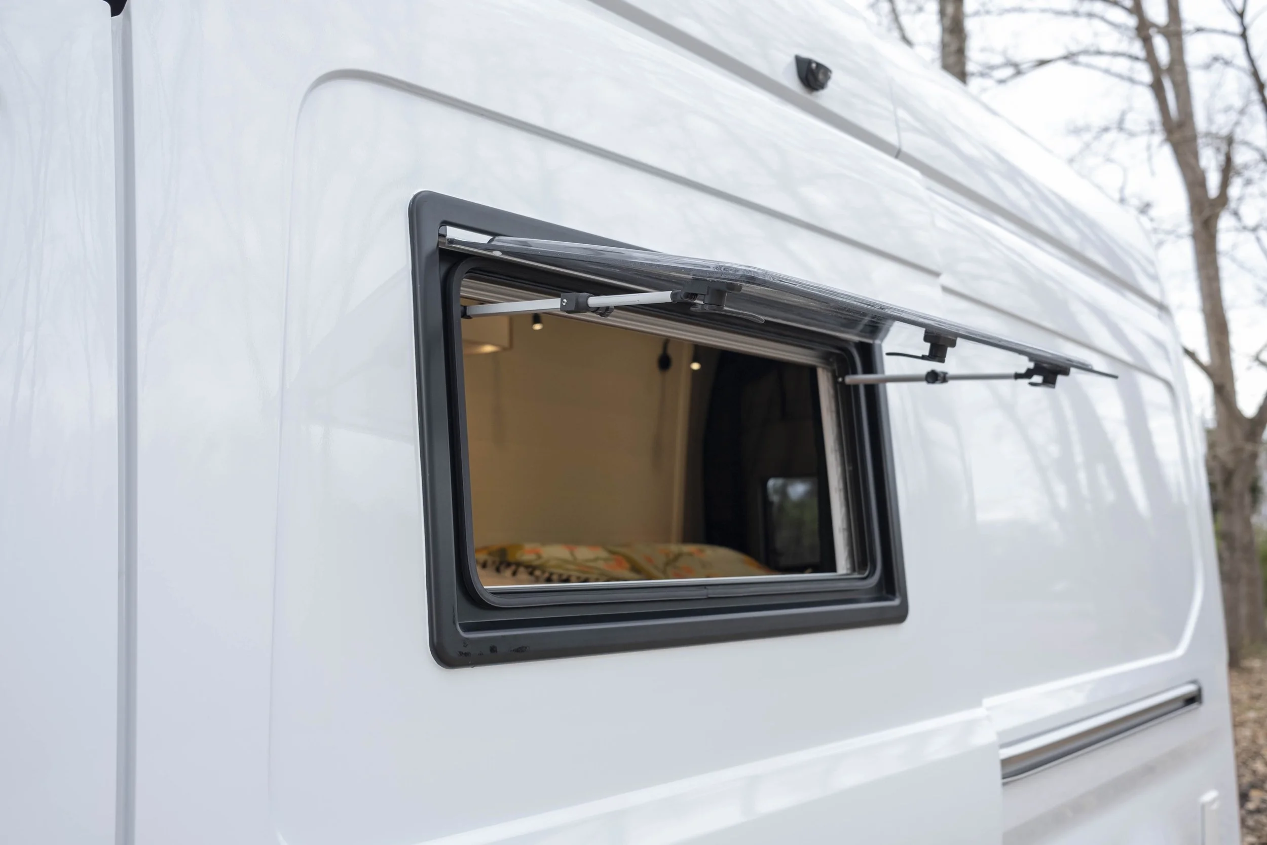 Ford-Transit-custom-campervan-conversion-M+D-139.jpg