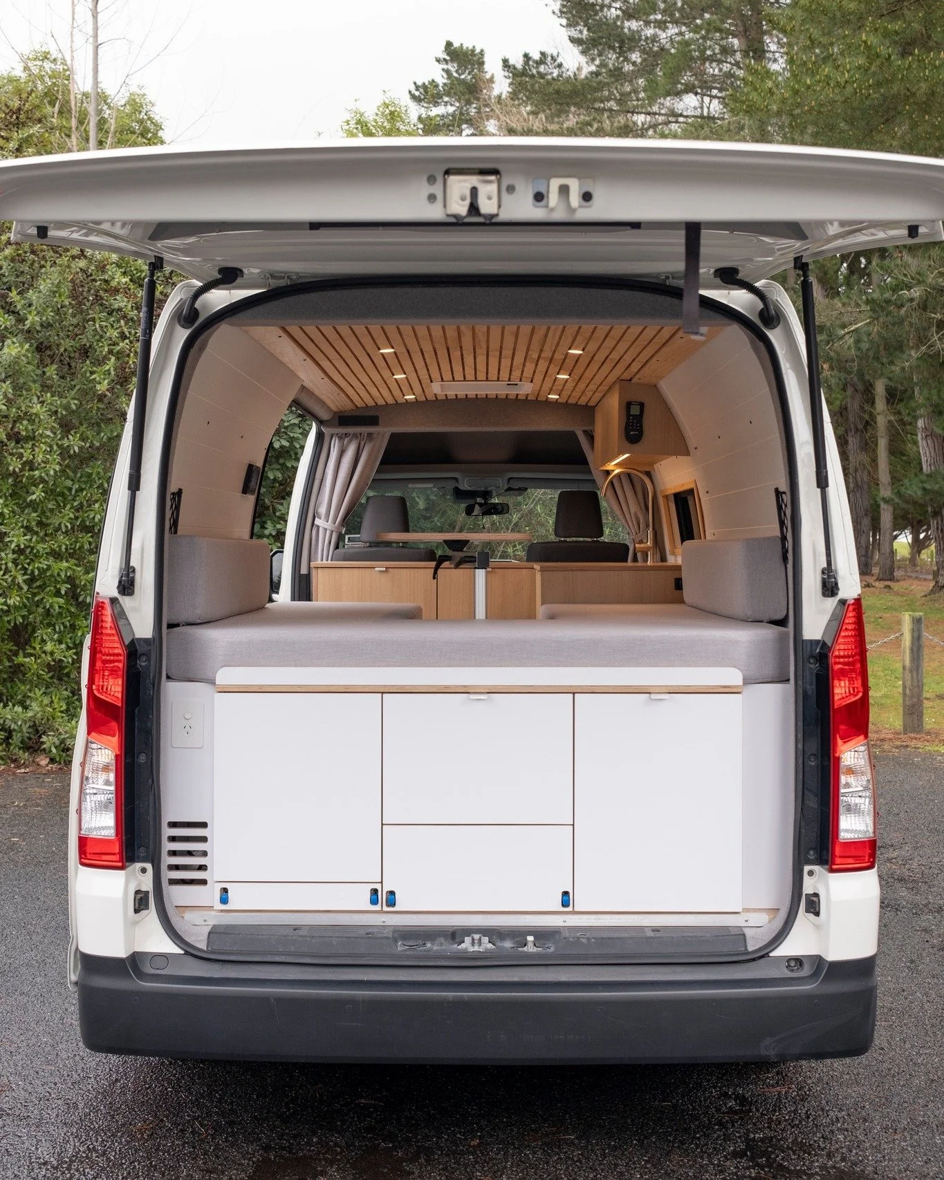 Meet our latest build for our sister company, @parkercampers 👋

We took one of our most popular layouts and gave it an upgrade&mdash;more space and comfort with an extra smart design.

The best part?
This exact build will soon be available as a turn